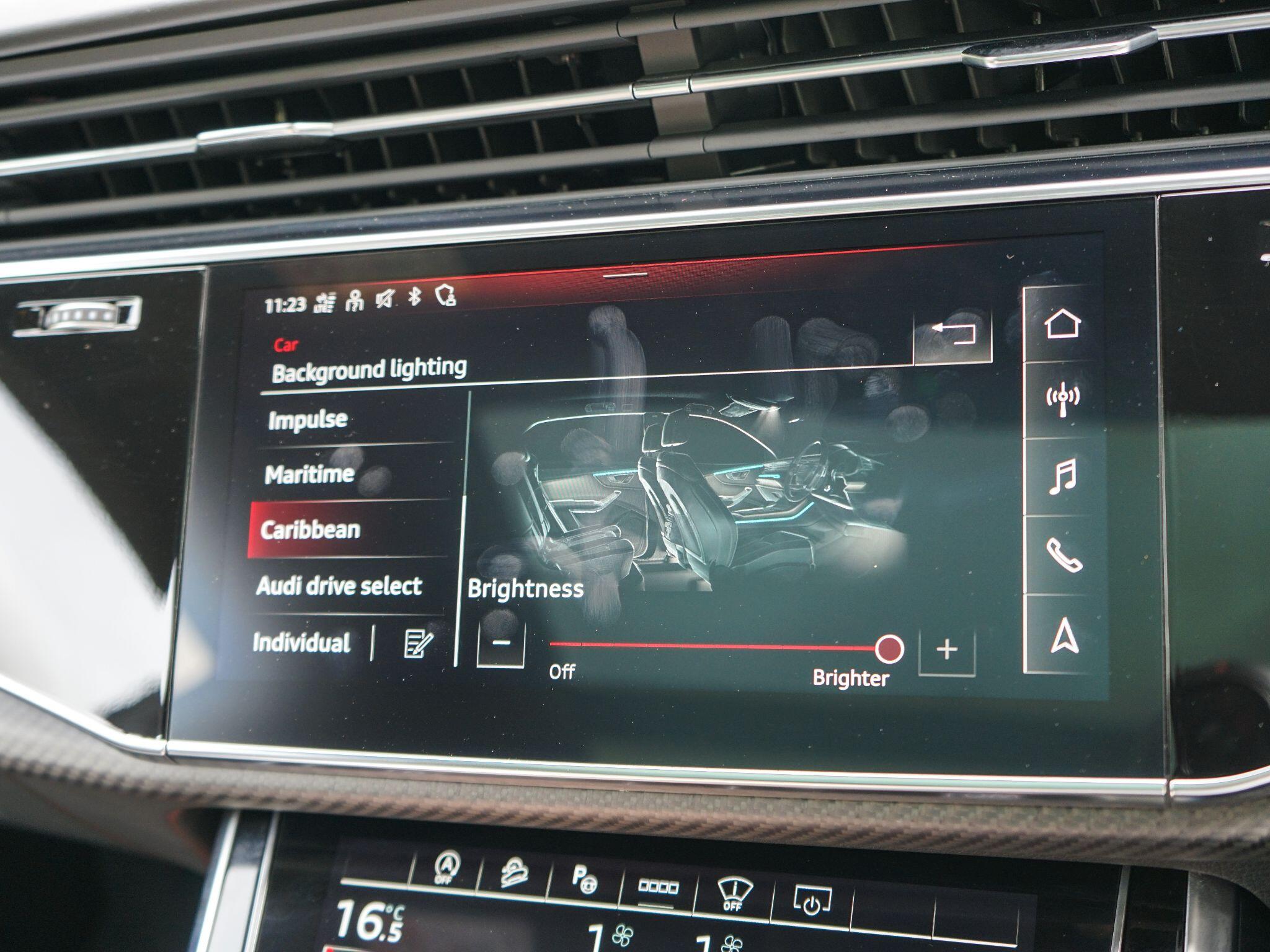 Audi RSQ8 view 36