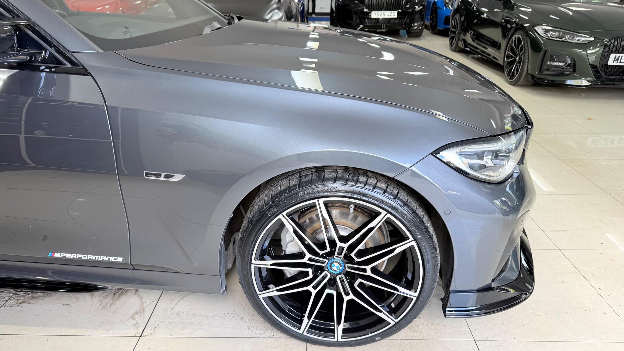 BMW 3 Series view 43