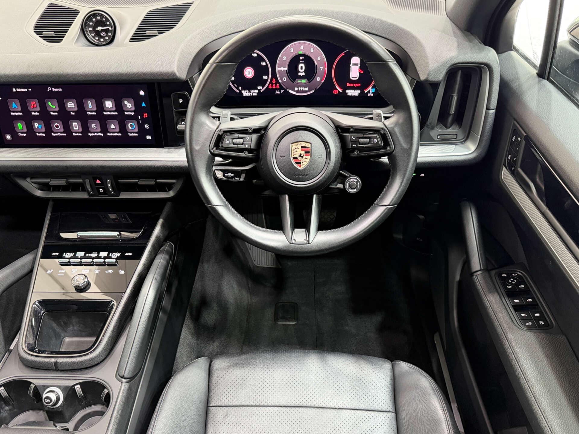 Porsche Cayenne view 19