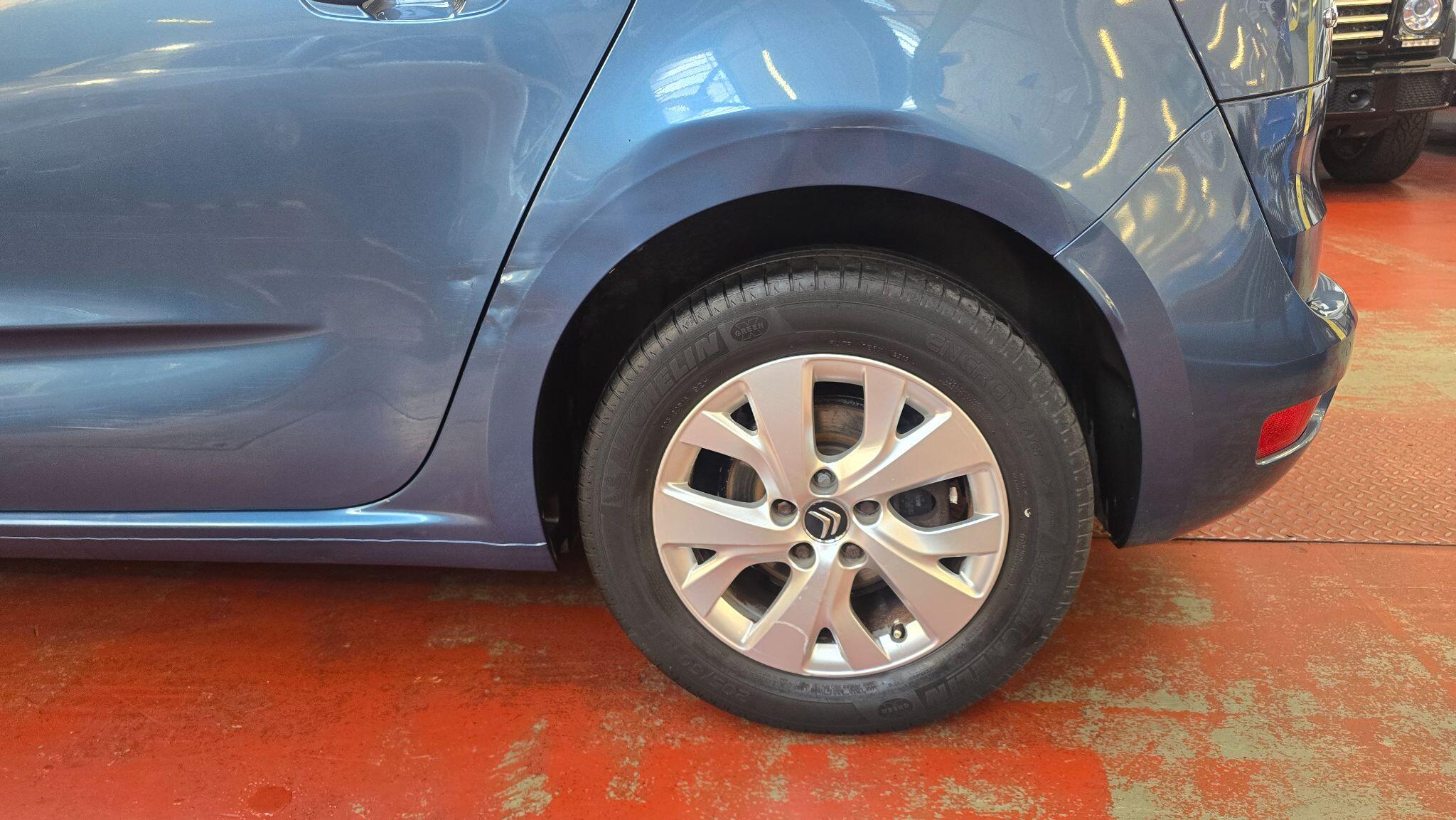 Citroen C4 Picasso view 25