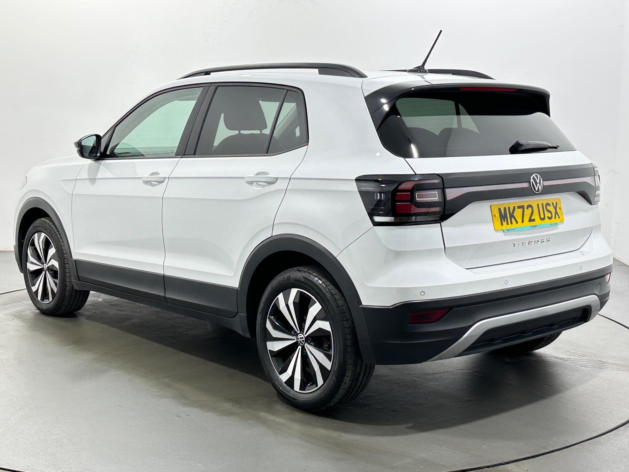 Volkswagen T-Cross view 6