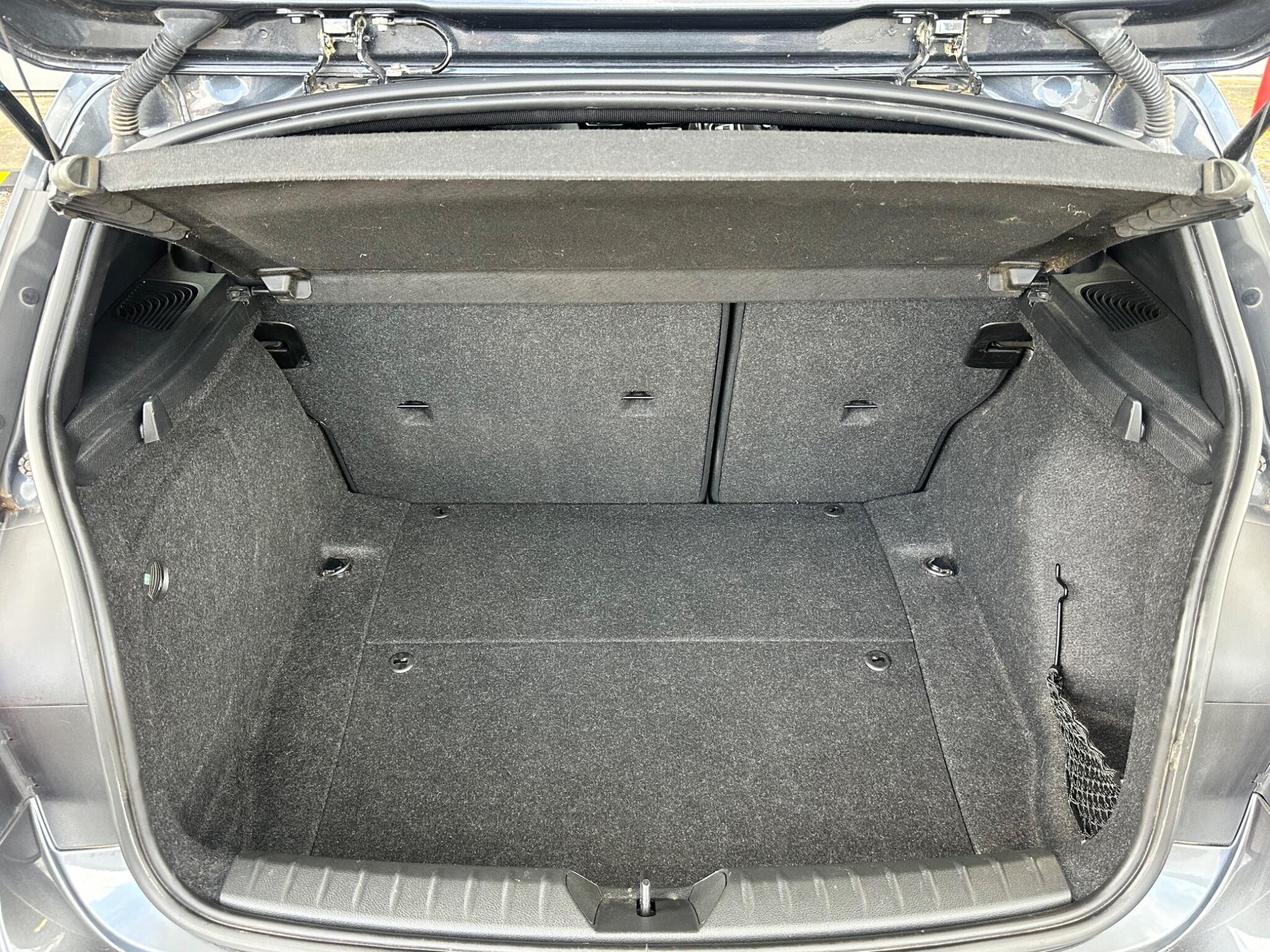 BMW 1 Series view 14