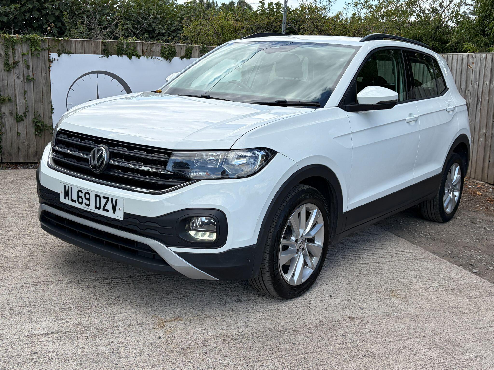 Volkswagen T-Cross view 5