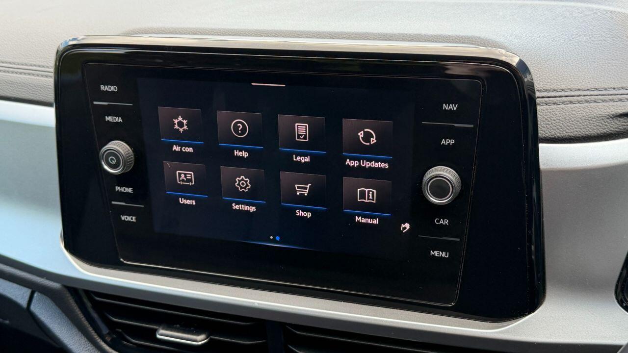 Volkswagen T-Roc view 26