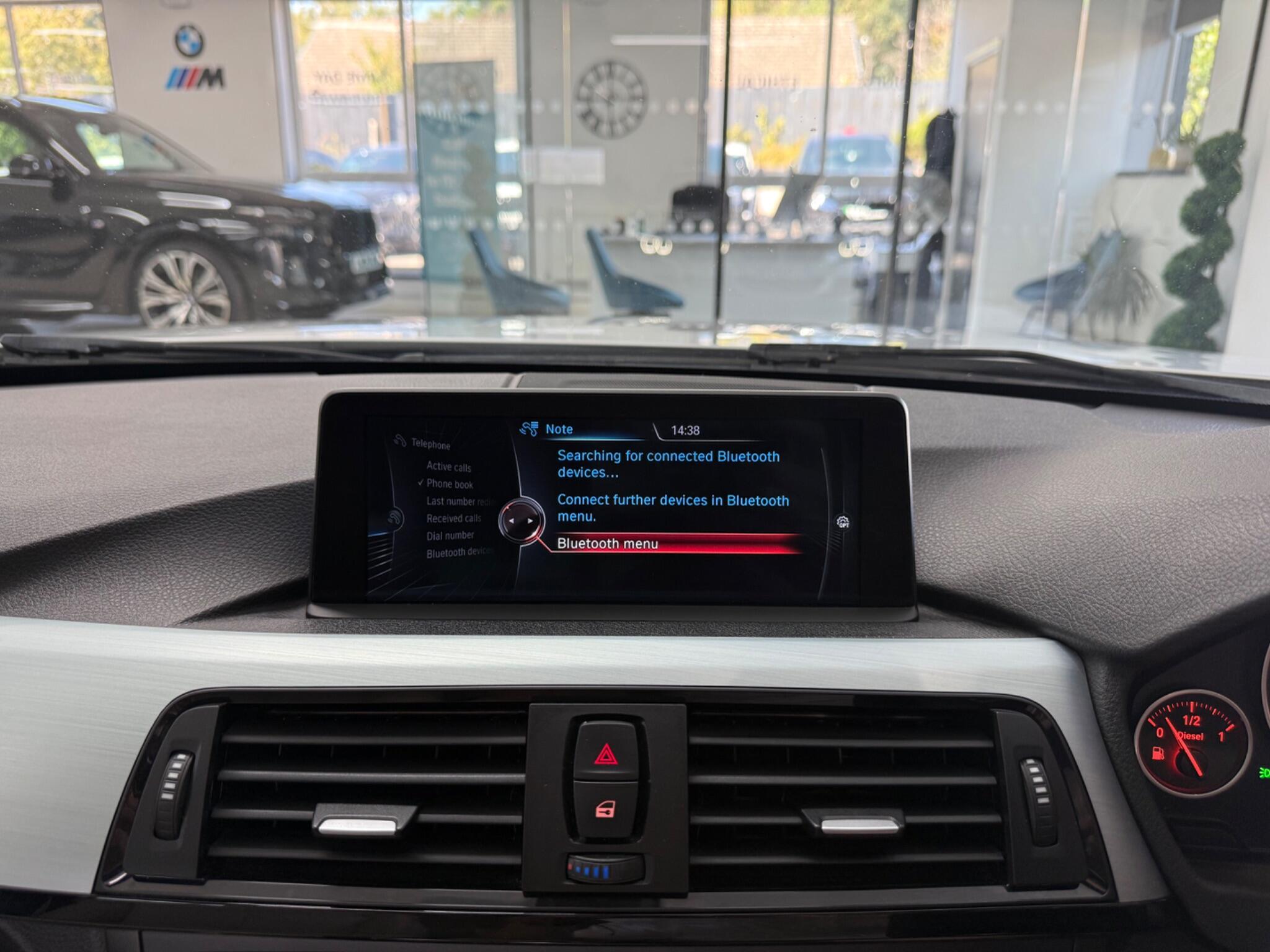 BMW 3 Series view 28
