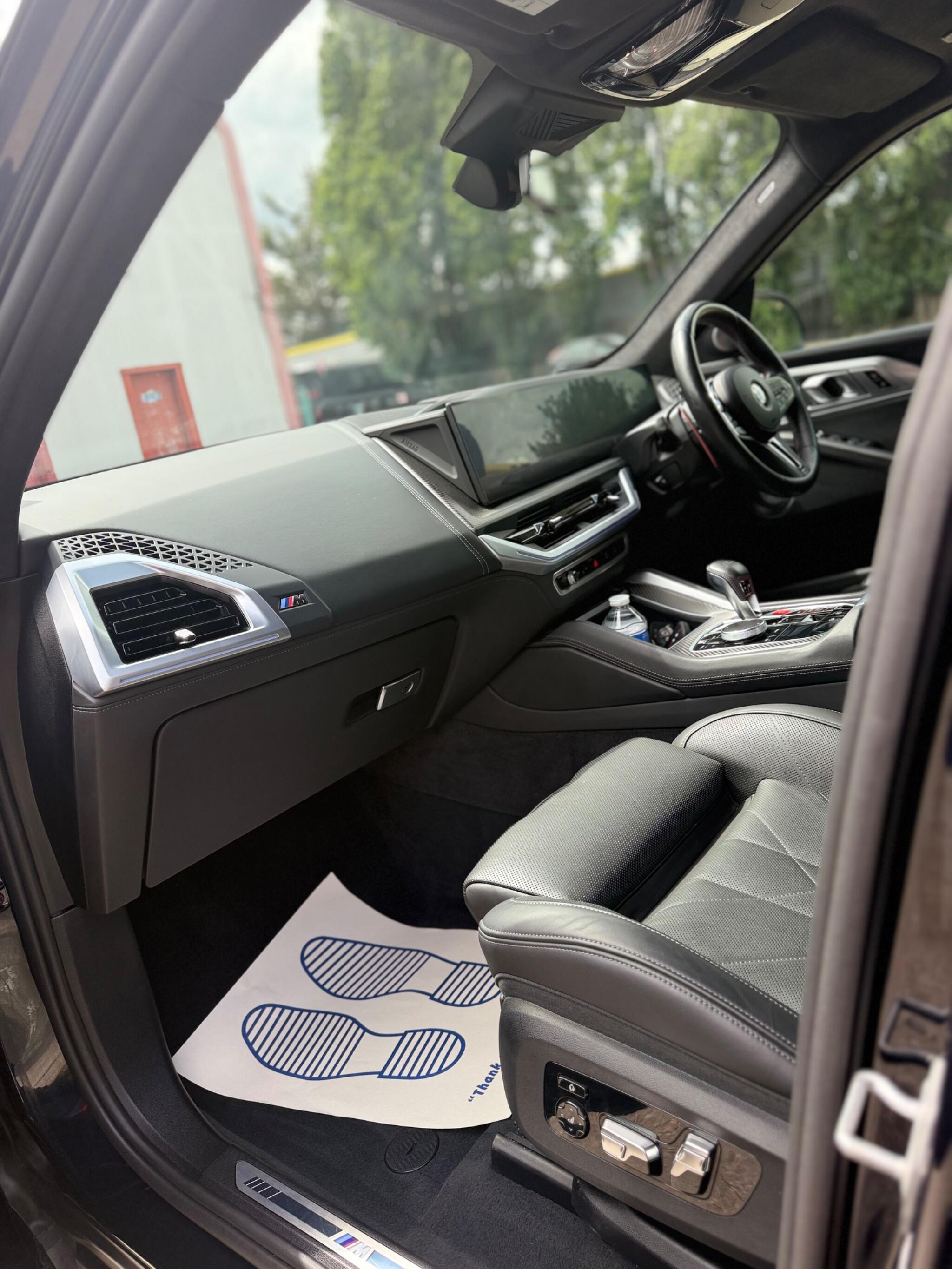 BMW XM view 56