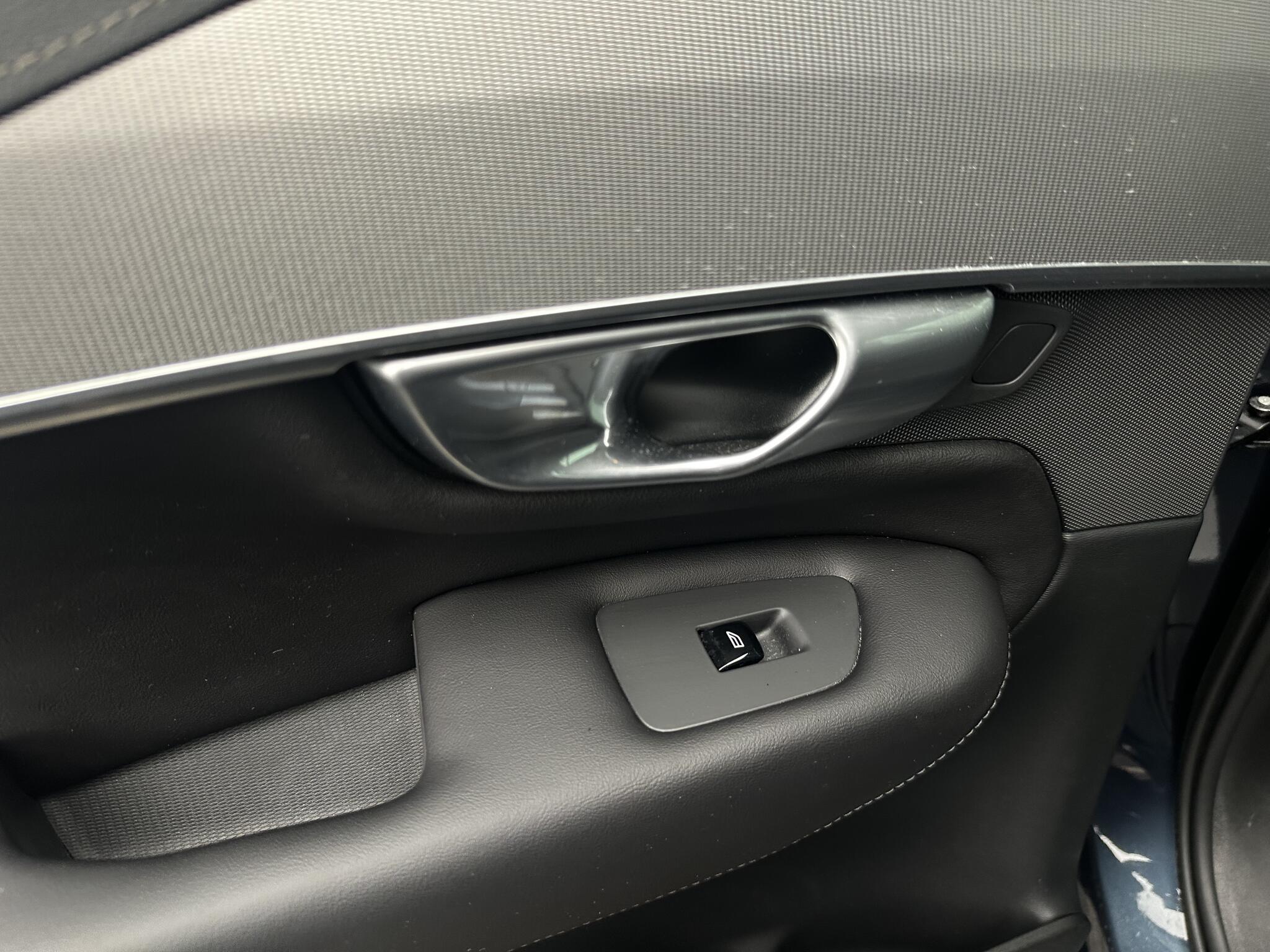 Volvo XC90 view 27