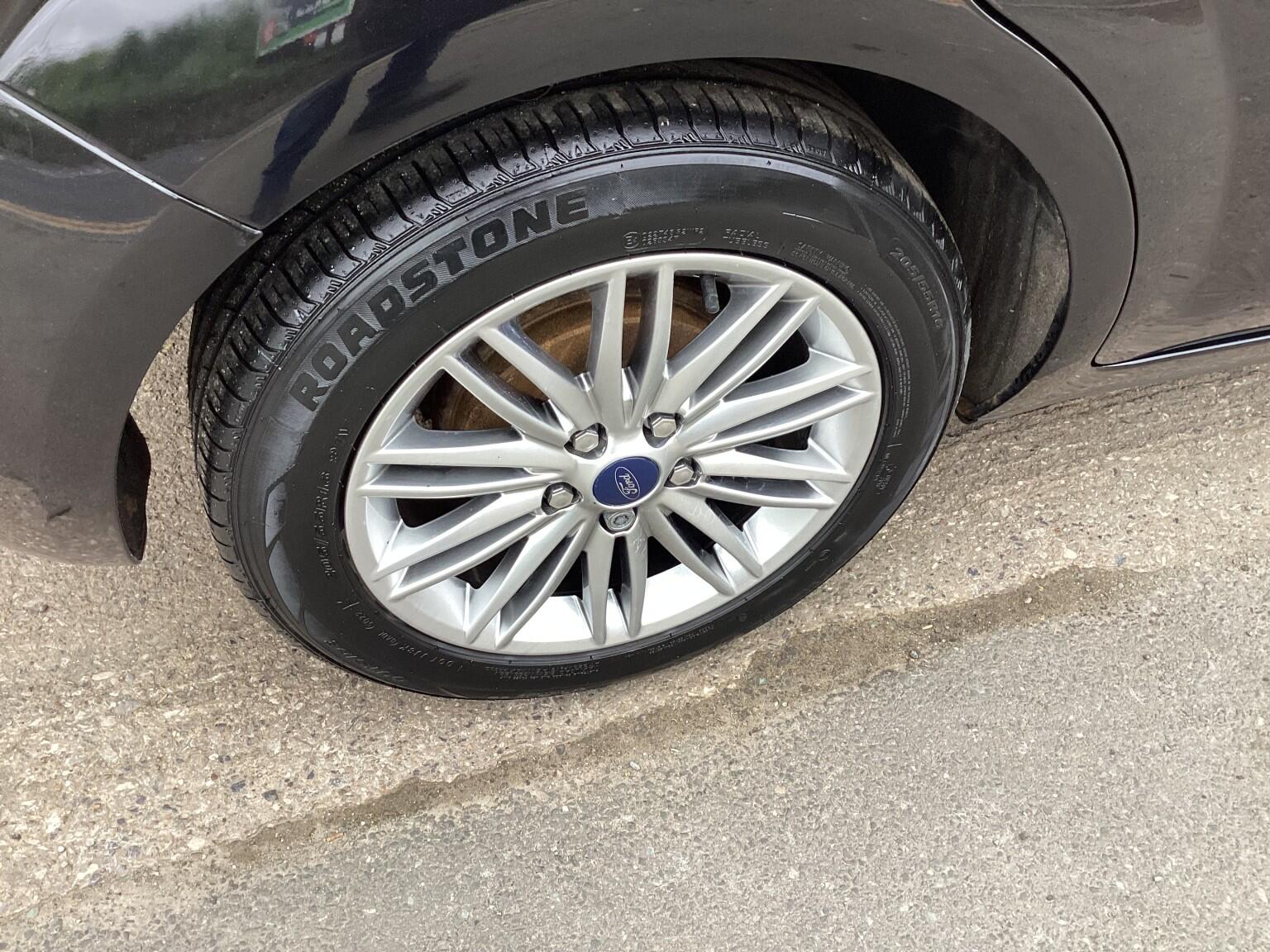 Ford Focus view 18