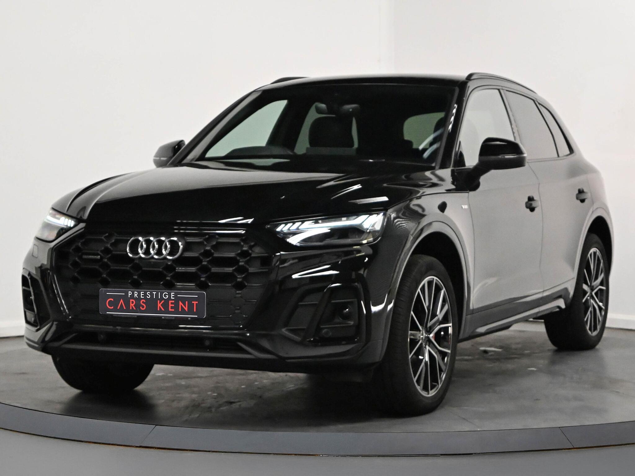 Audi Q5 view 6
