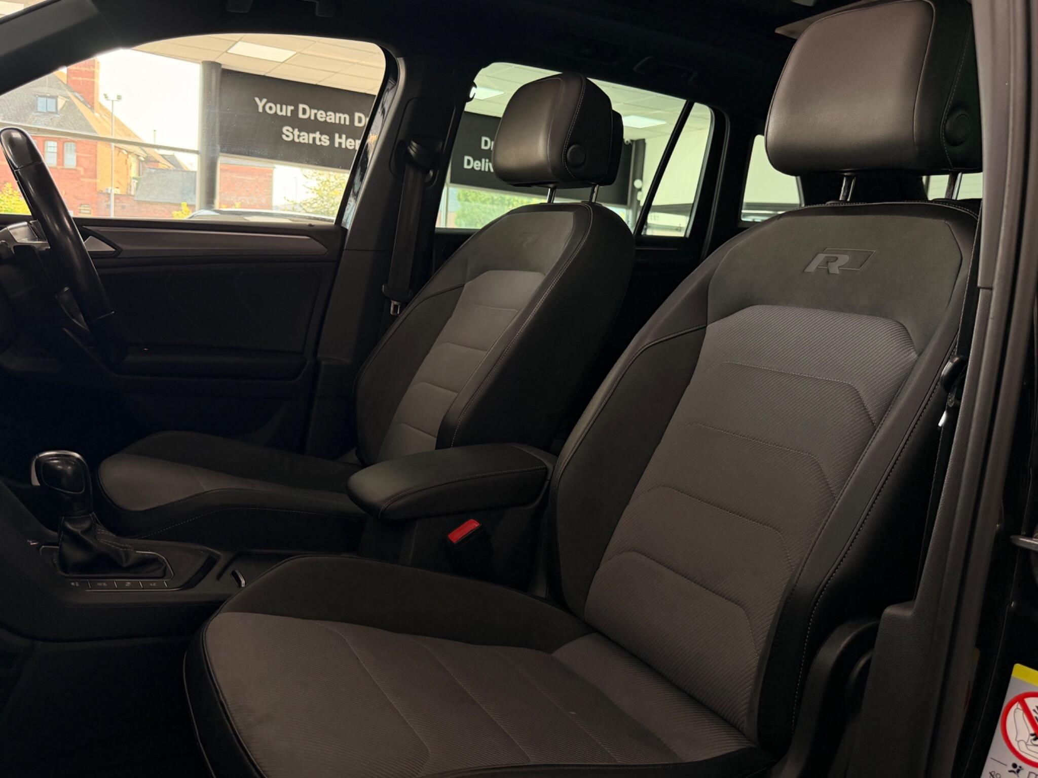 Volkswagen Tiguan view 40