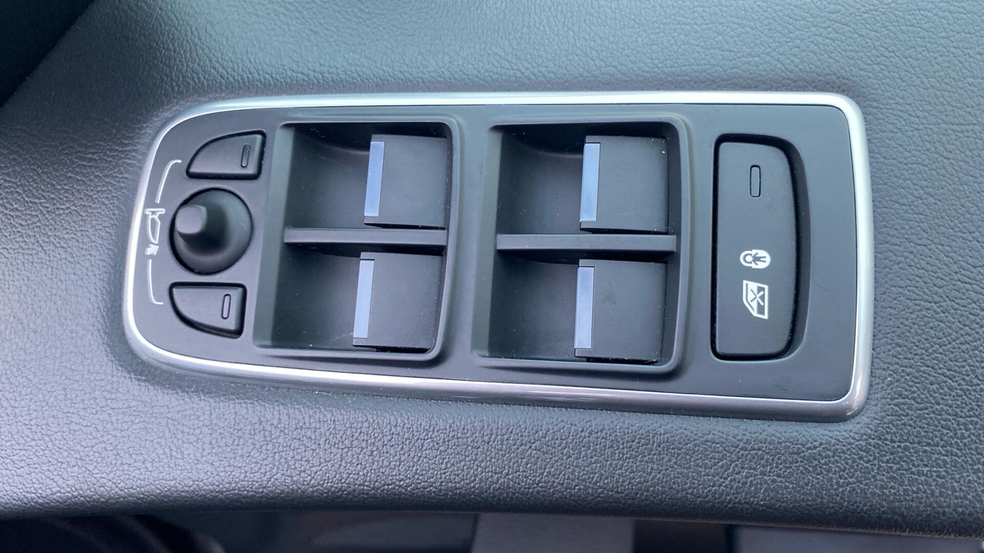 Jaguar F-Pace view 26
