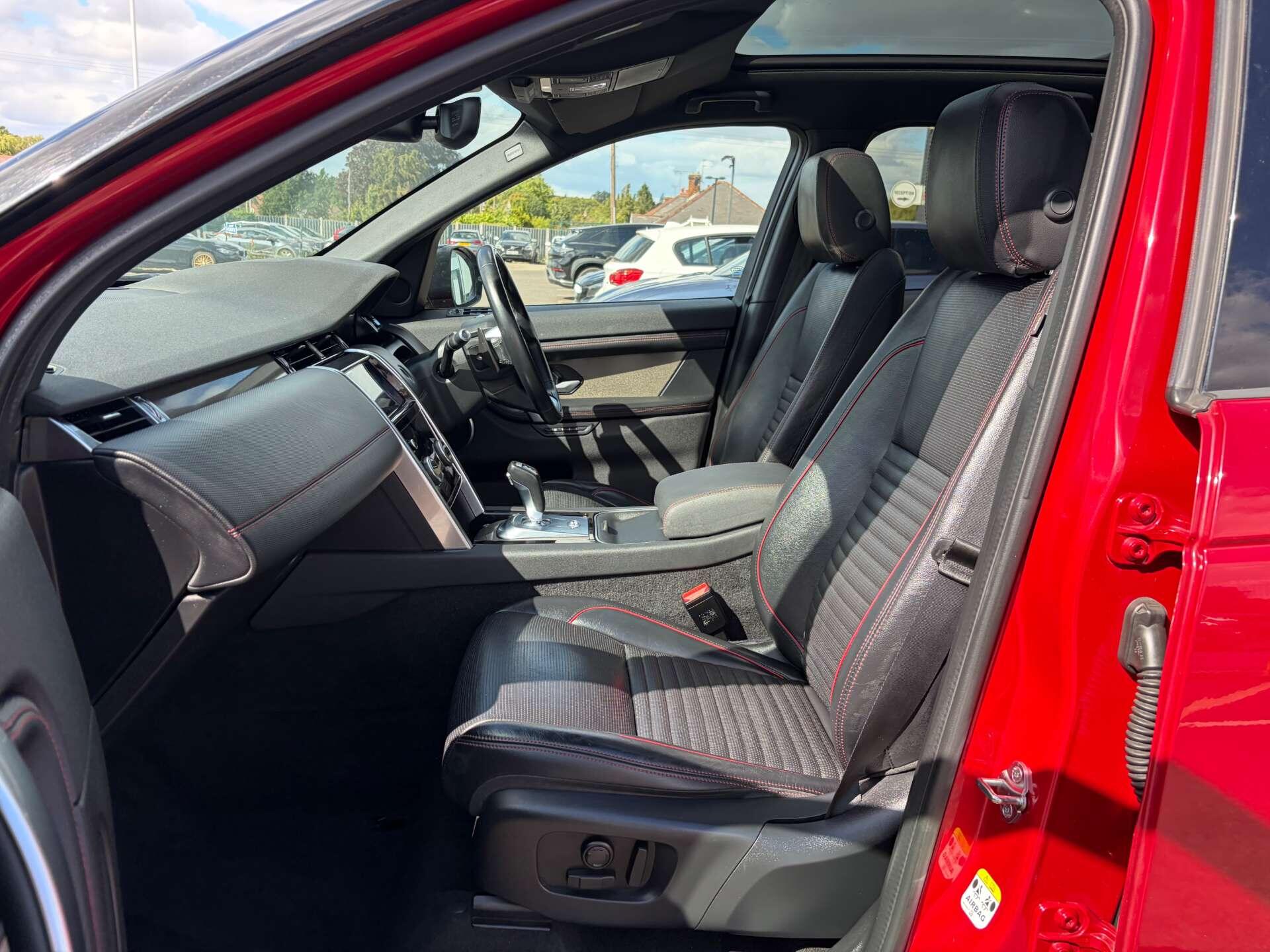 Land Rover Discovery Sport view 15