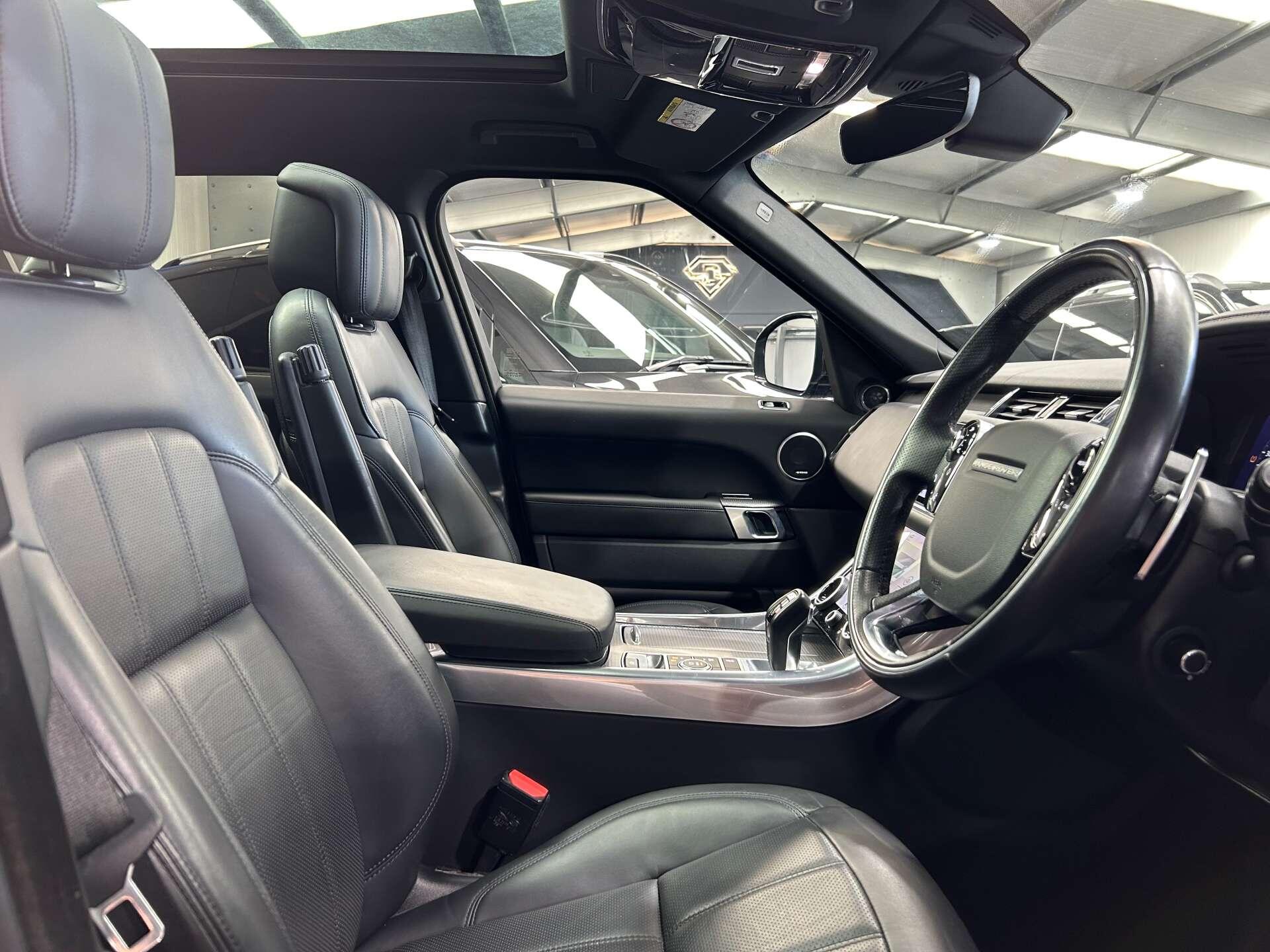Land Rover Range Rover Sport view 2