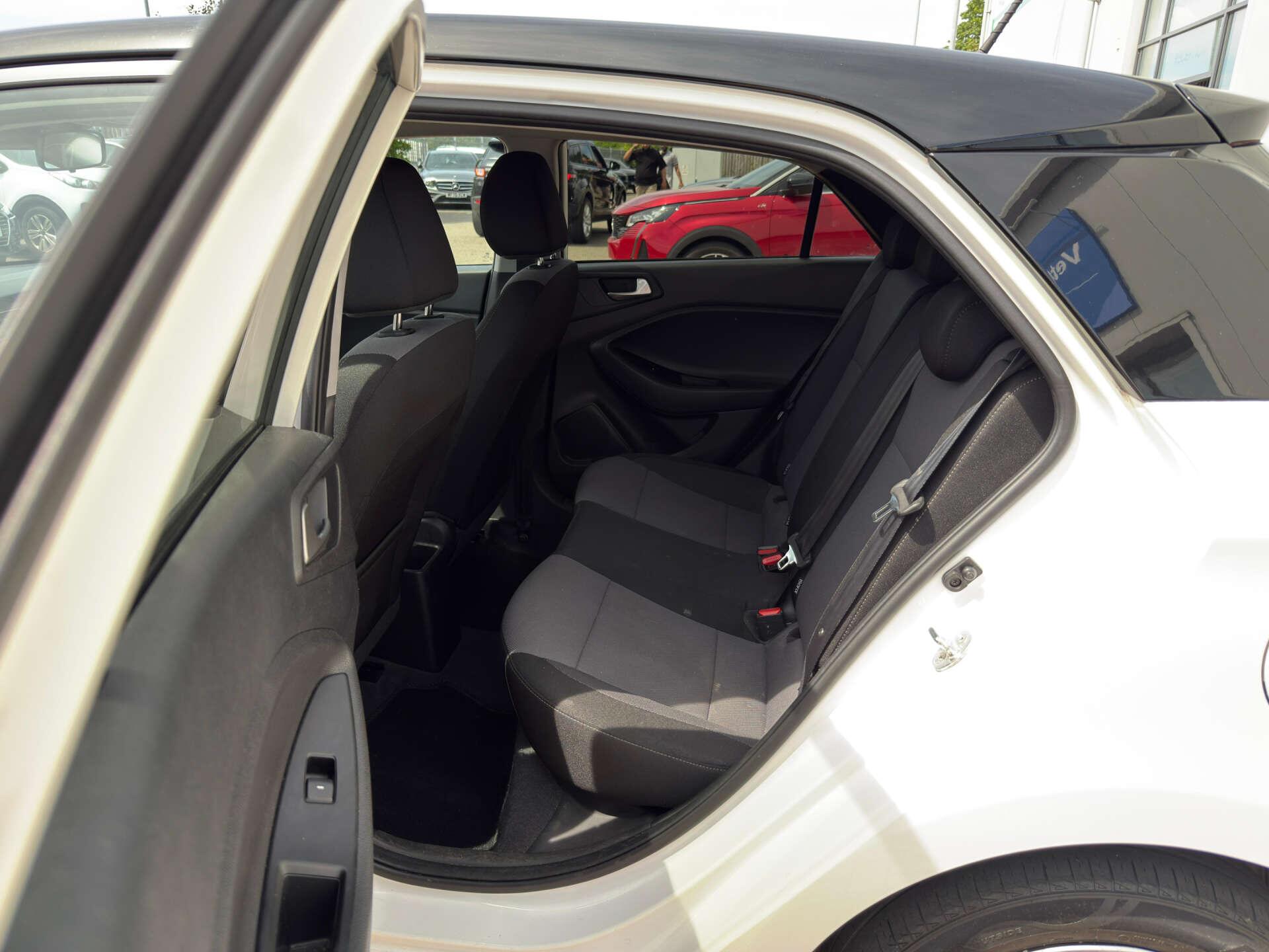 Hyundai I20 view 25