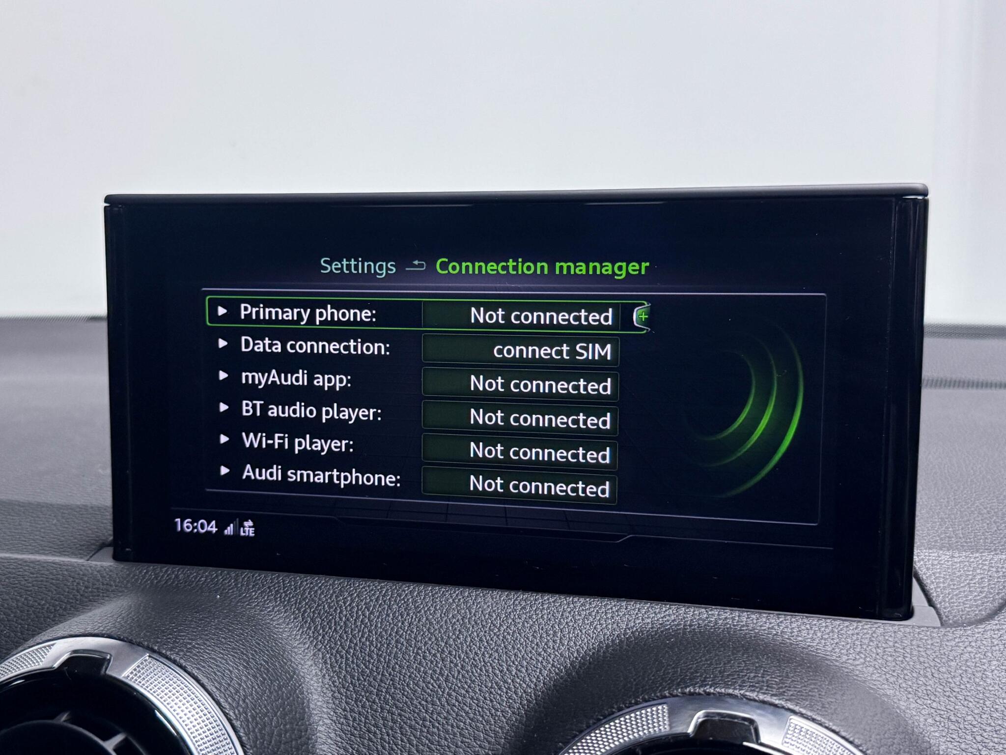 Audi SQ2 view 54
