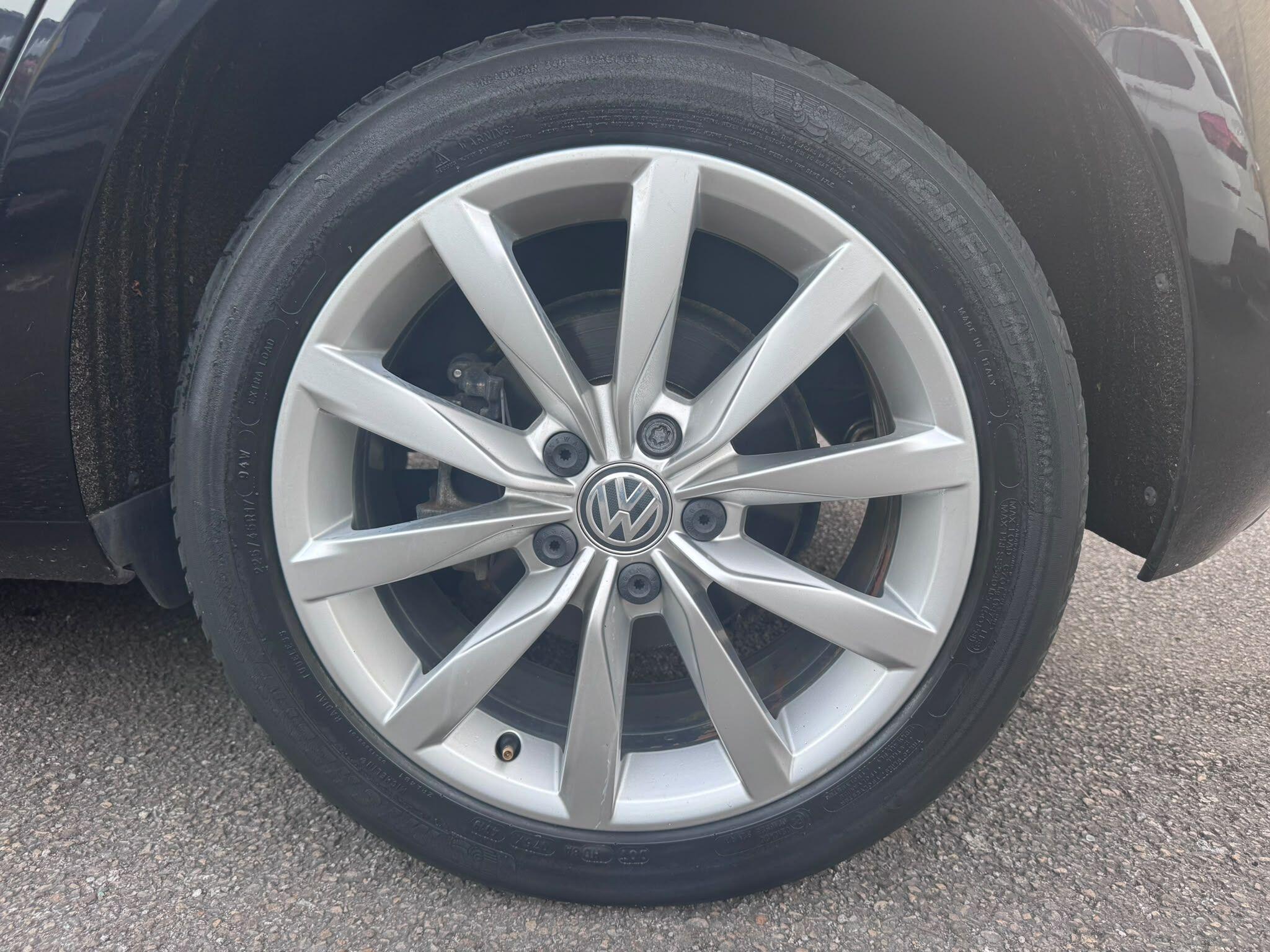 Volkswagen Golf view 33