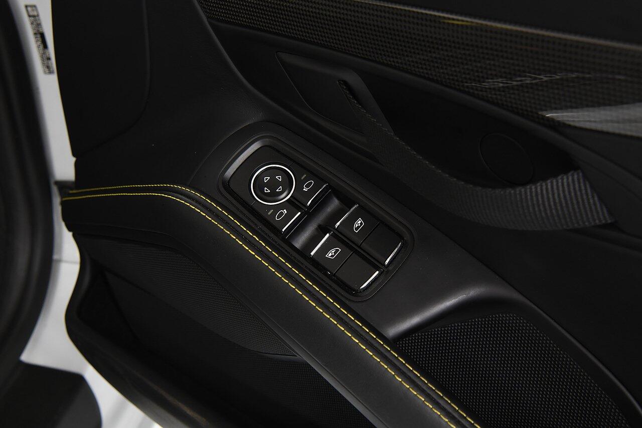 Porsche 911 view 28