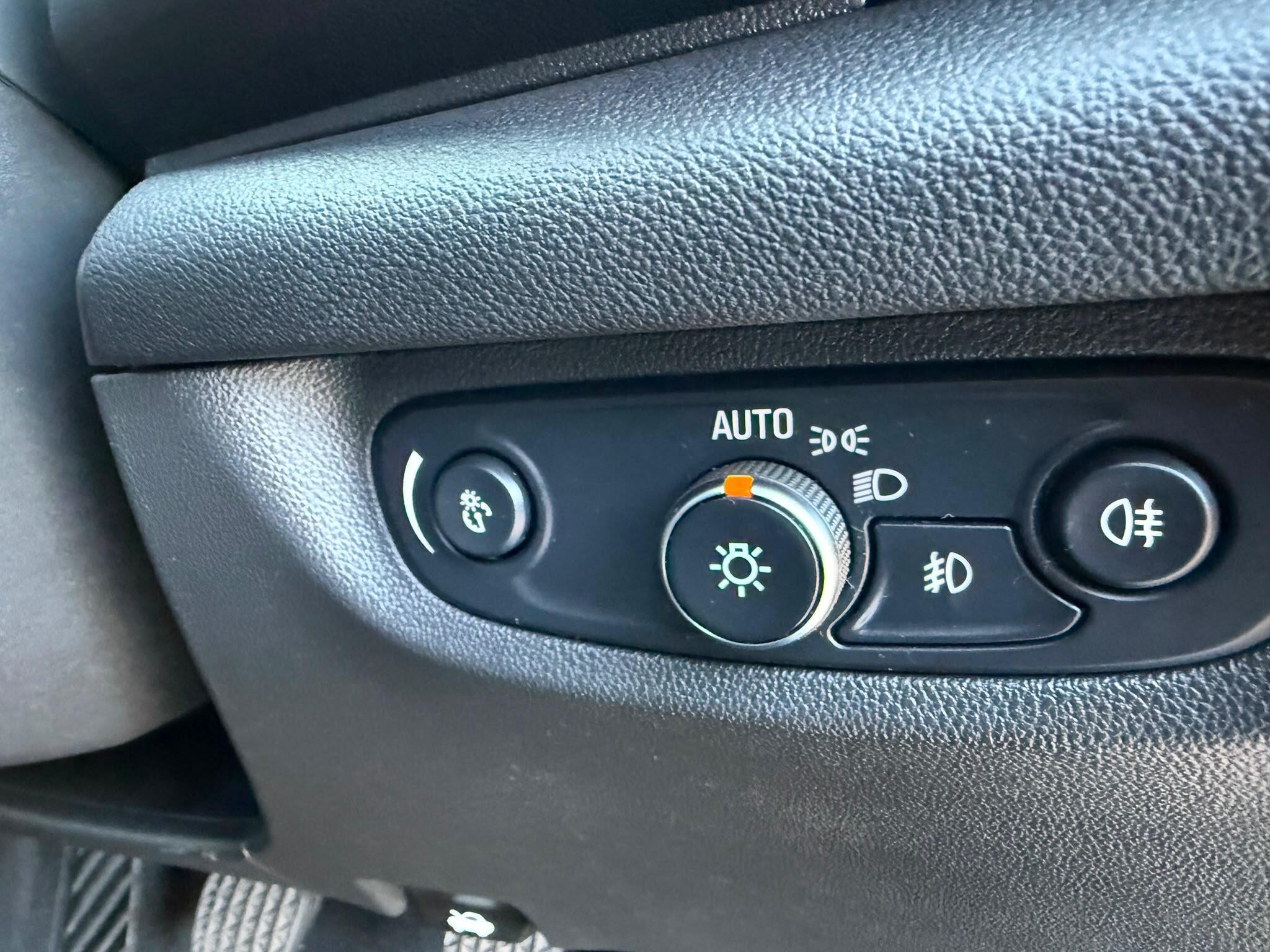 Vauxhall Insignia view 14
