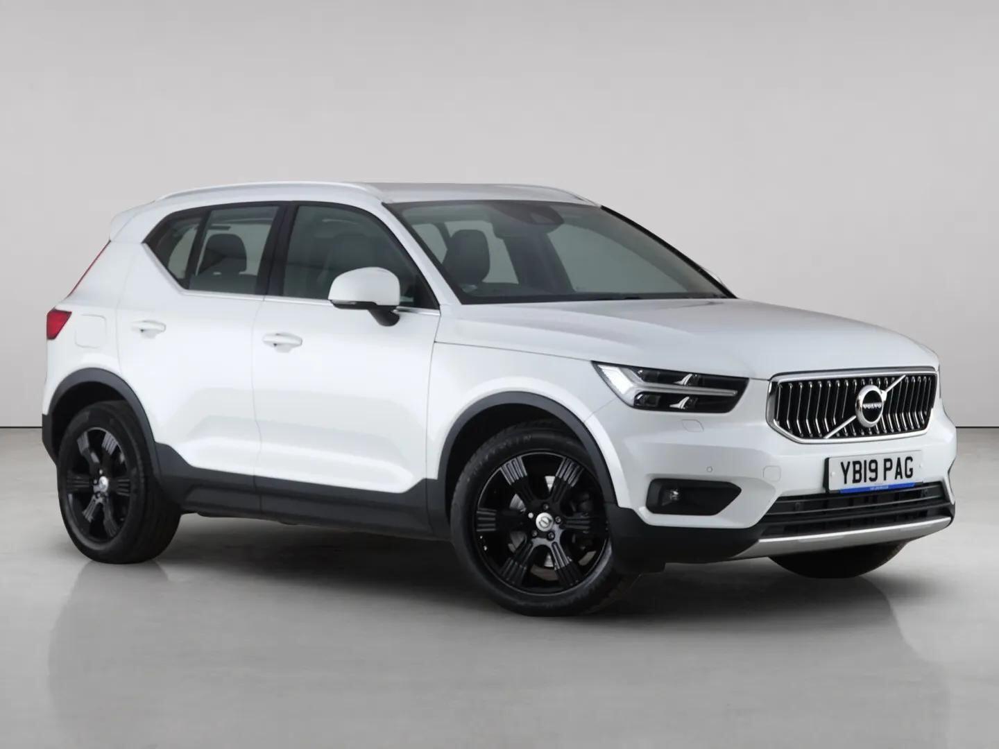 2019 Volvo XC40 in White for sale