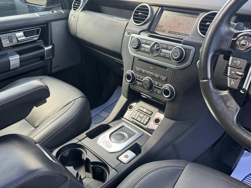 Land Rover Discovery view 34