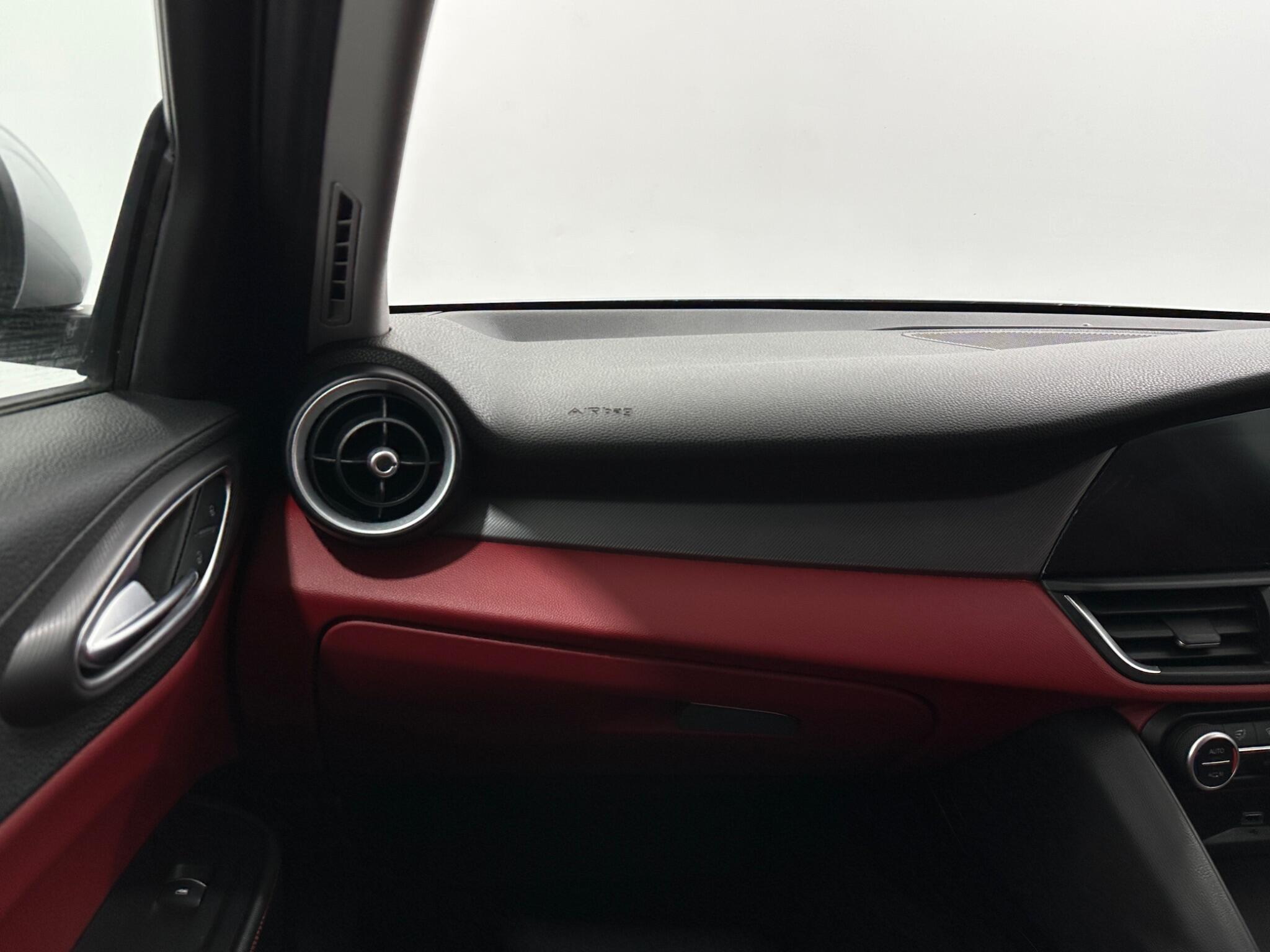 Alfa Romeo Giulia view 29