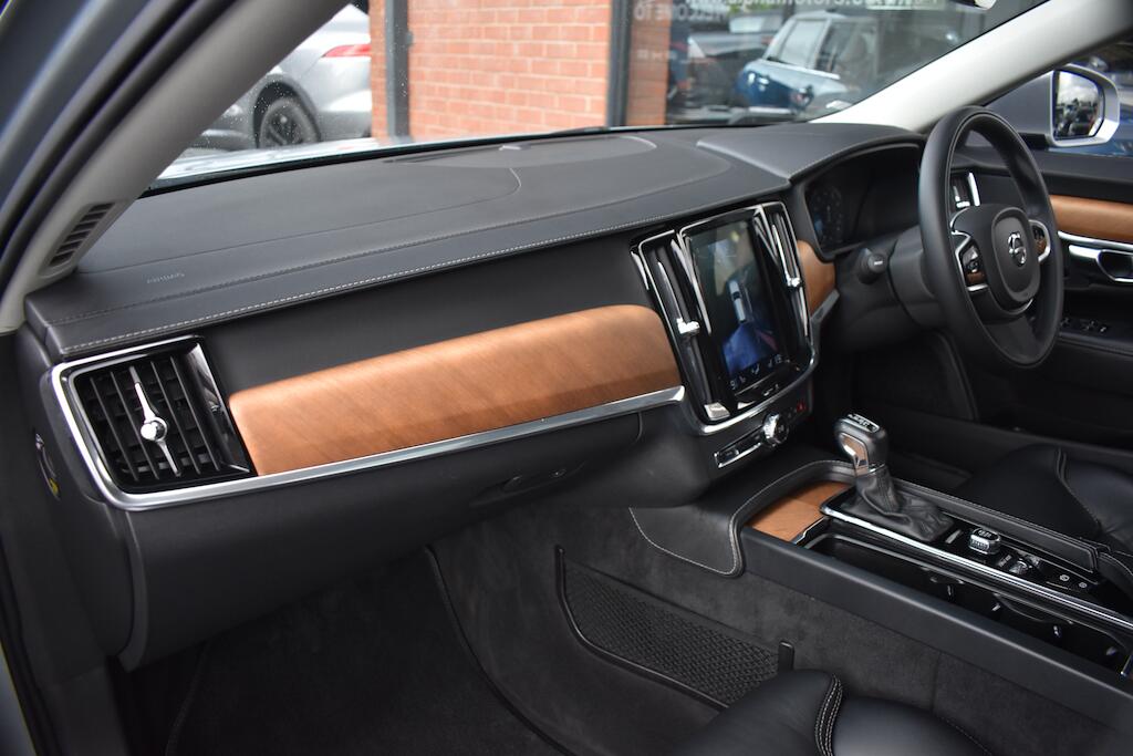 Volvo V90 view 40