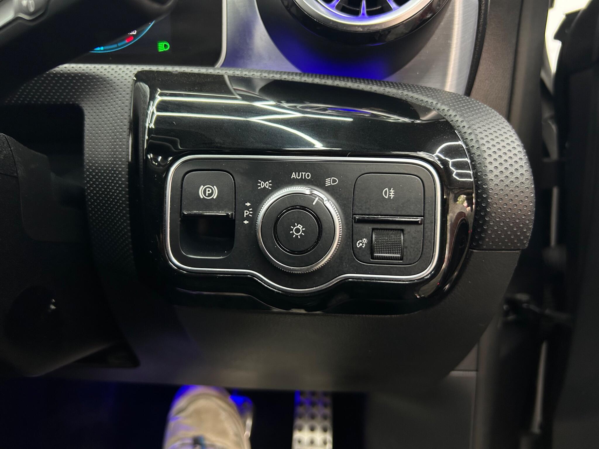 Mercedes-Benz Cla view 23