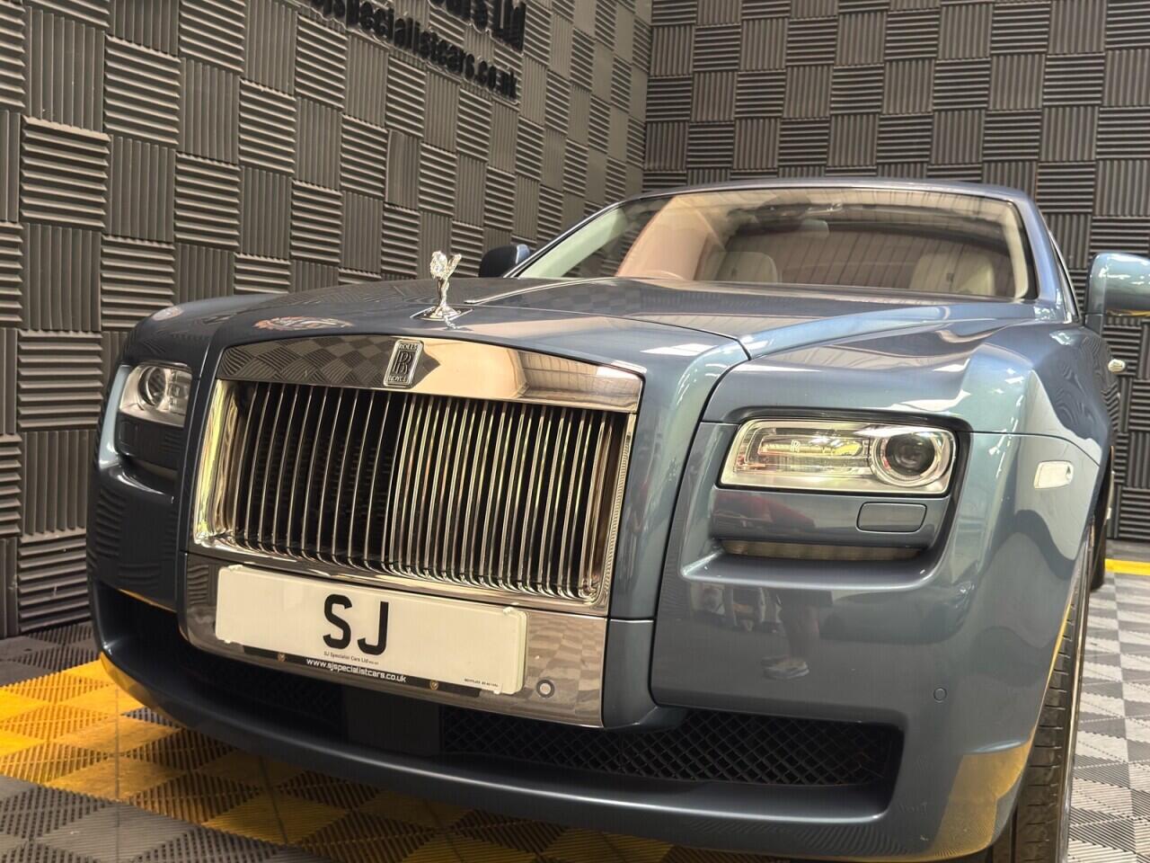 Rolls-Royce Ghost view 26