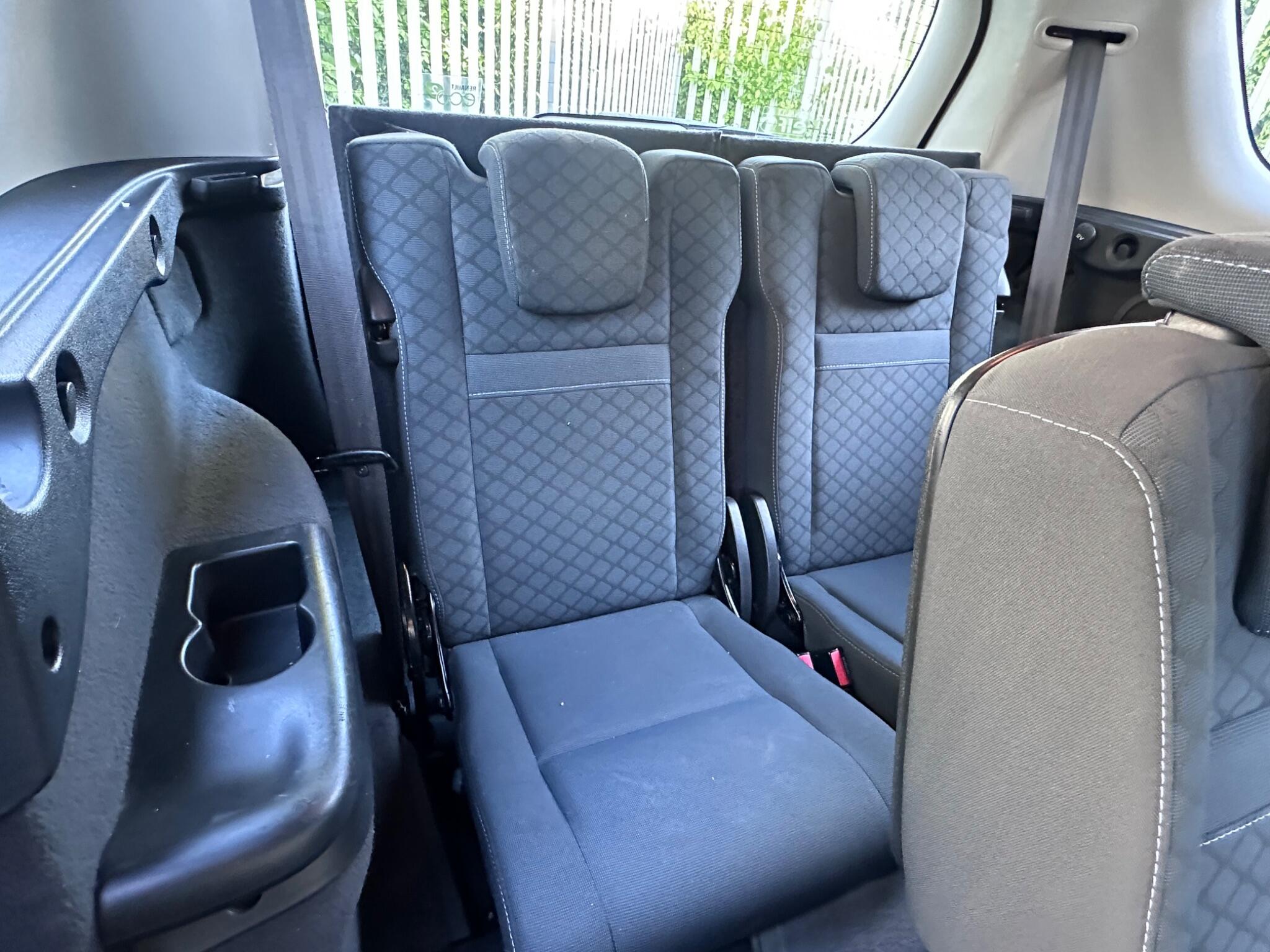 2010 Renault Grand Scenic image 23