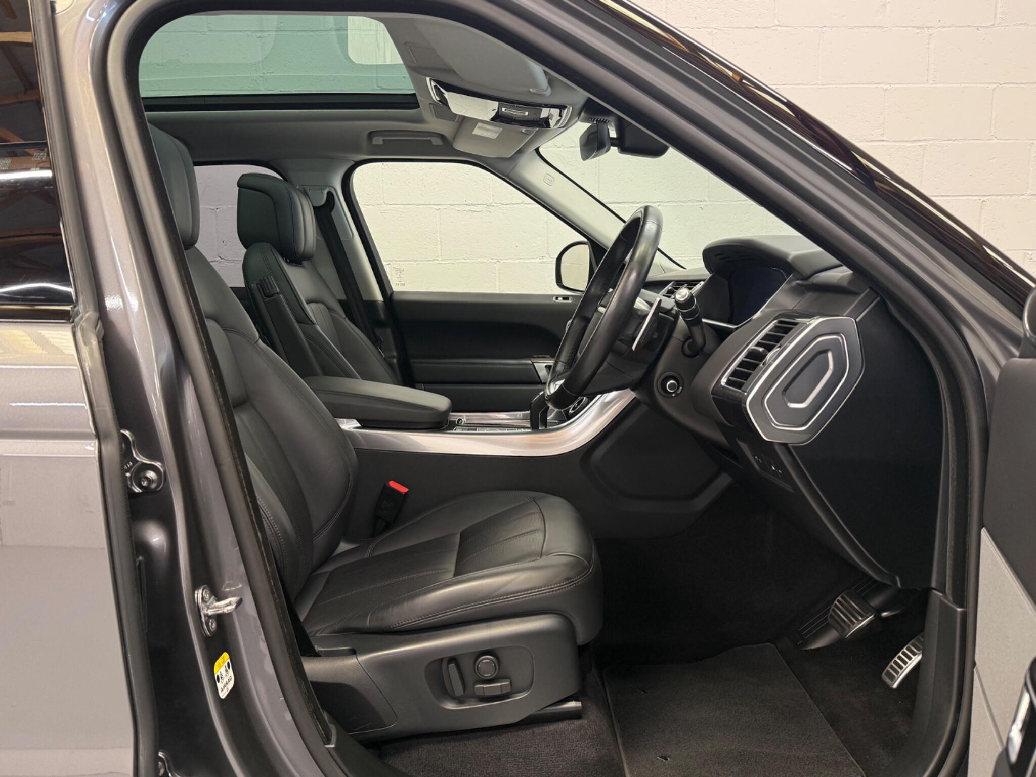 Land Rover Range Rover Sport view 13