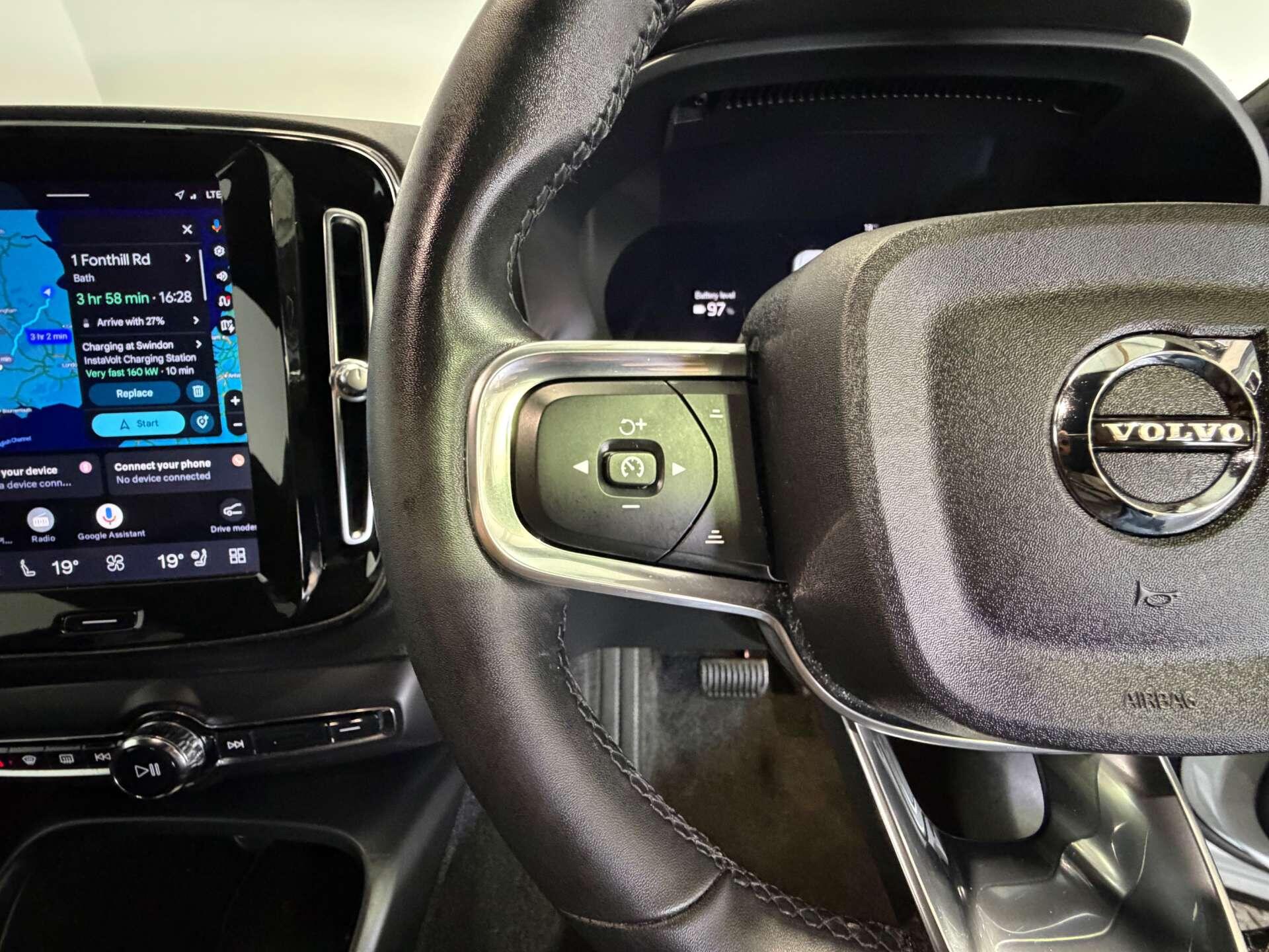 Volvo XC40 view 32