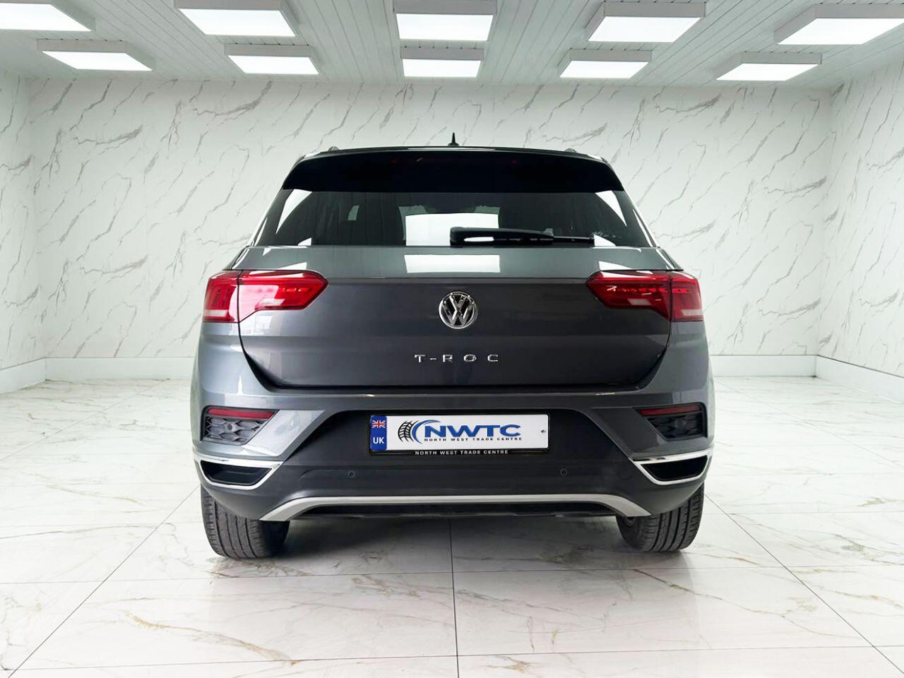 Volkswagen T-Roc view 10