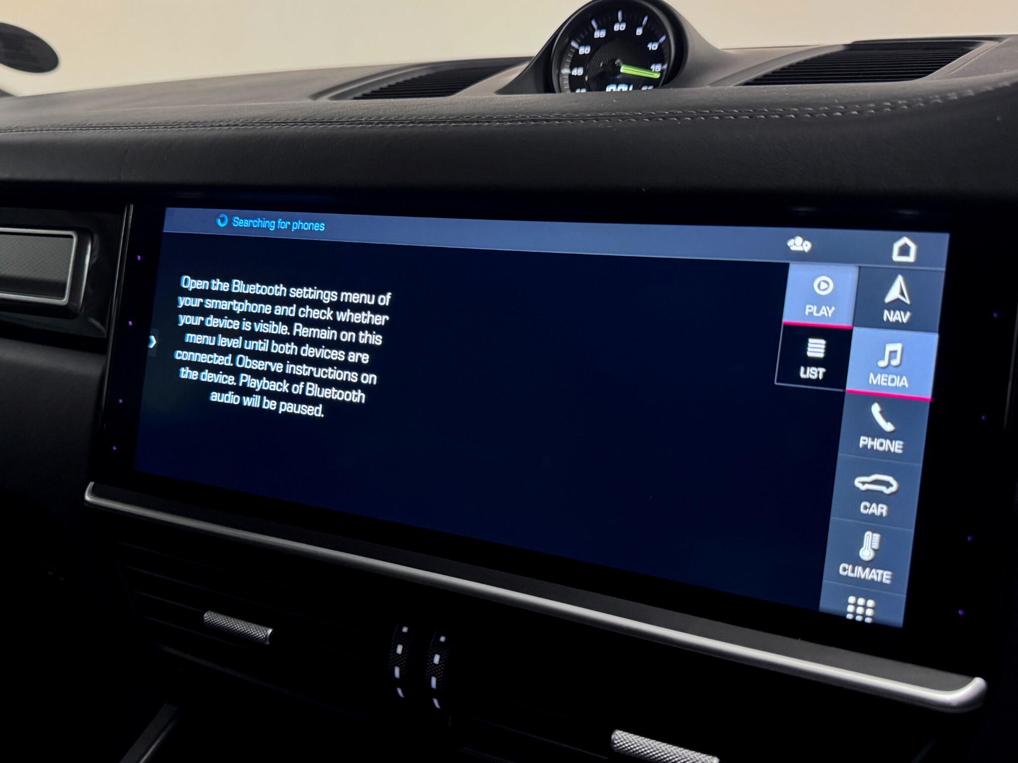 Porsche Cayenne view 52