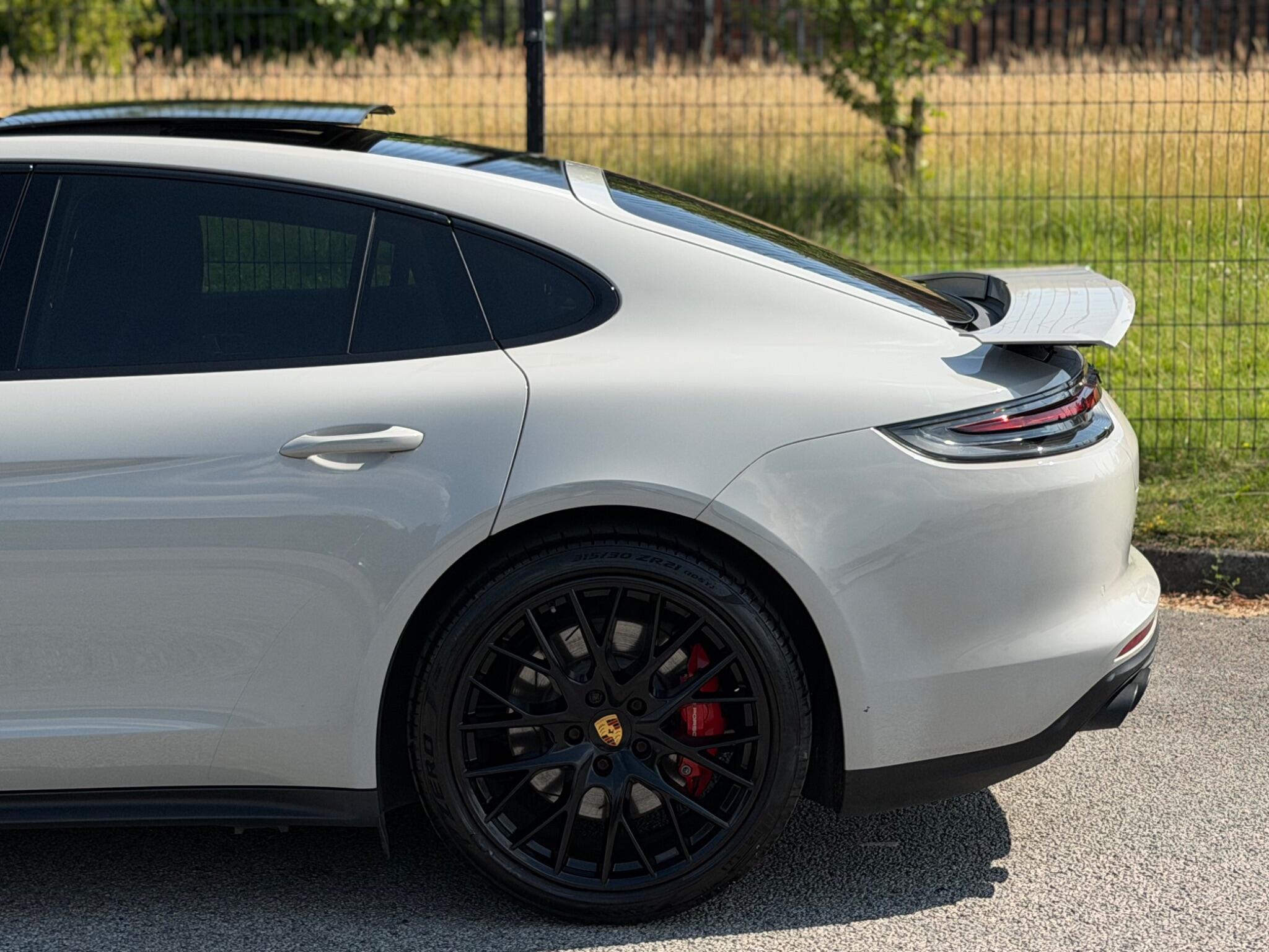 Porsche Panamera view 27