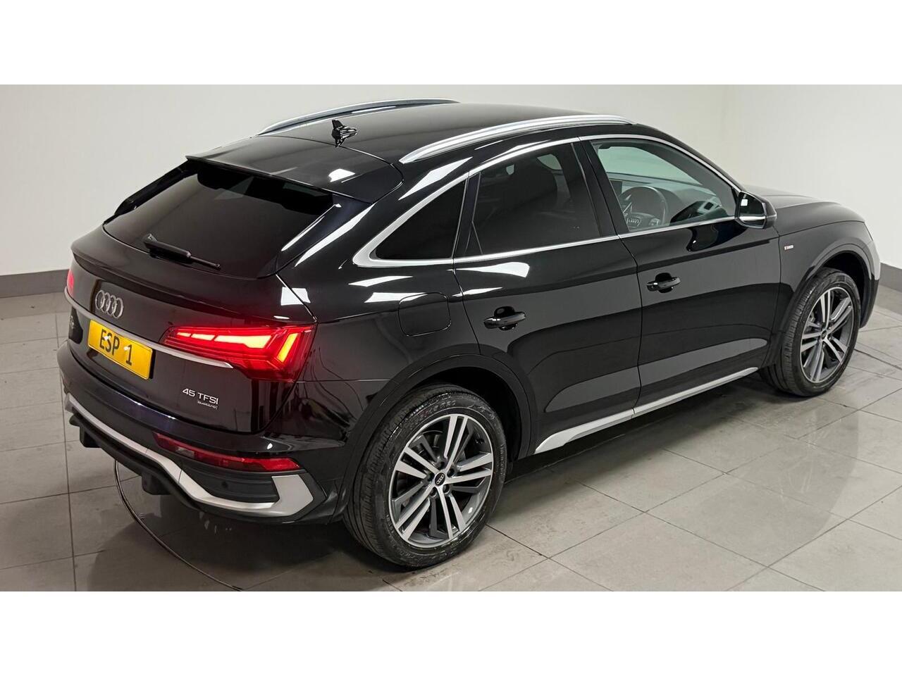 Audi Q5 view 14