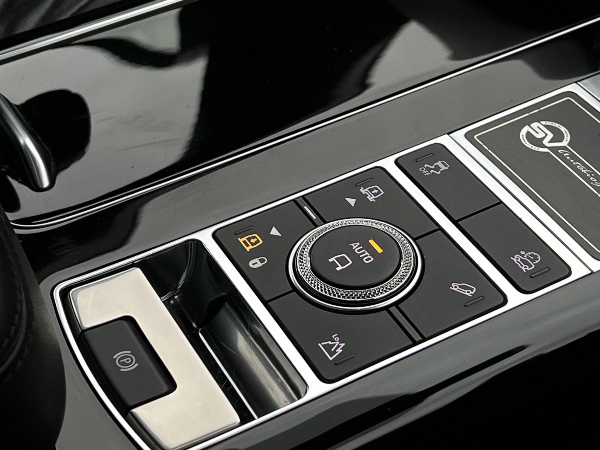 Land Rover Range Rover view 23