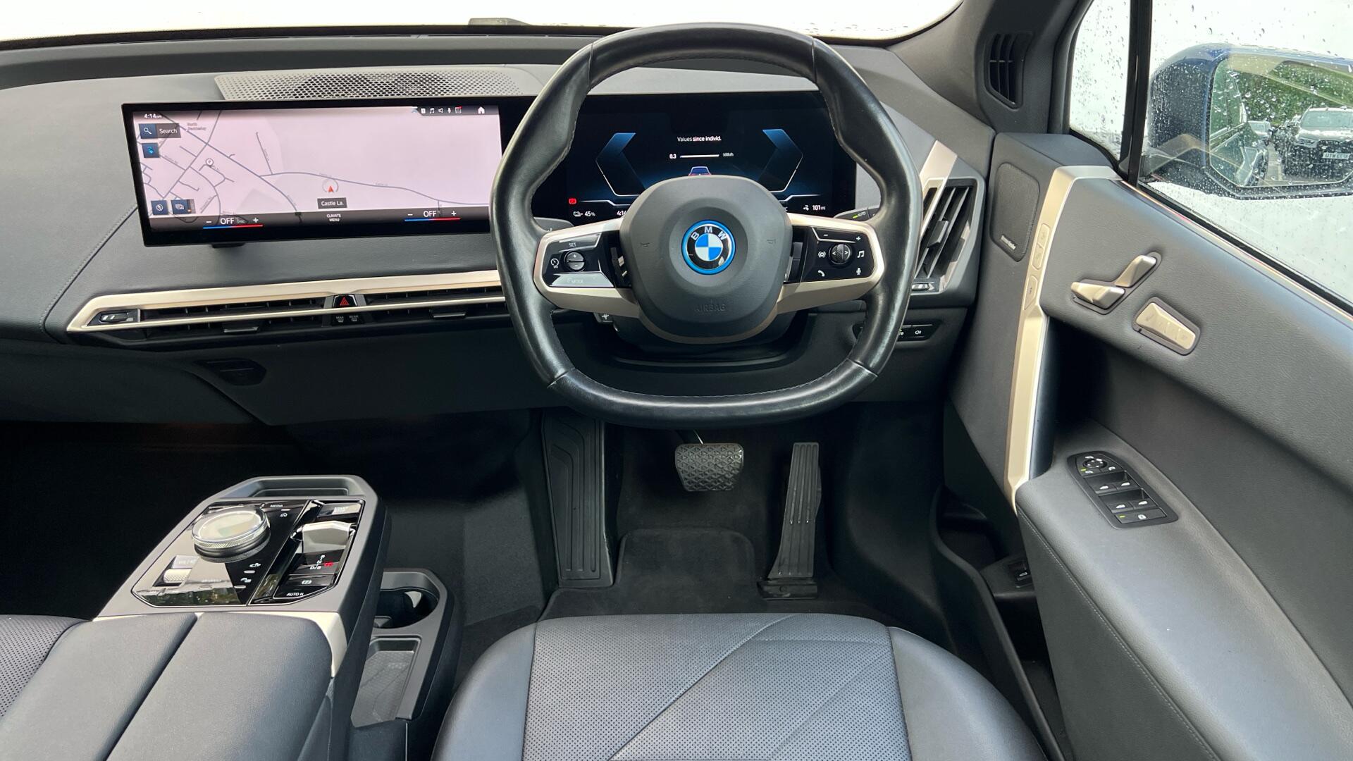 BMW Ix view 5