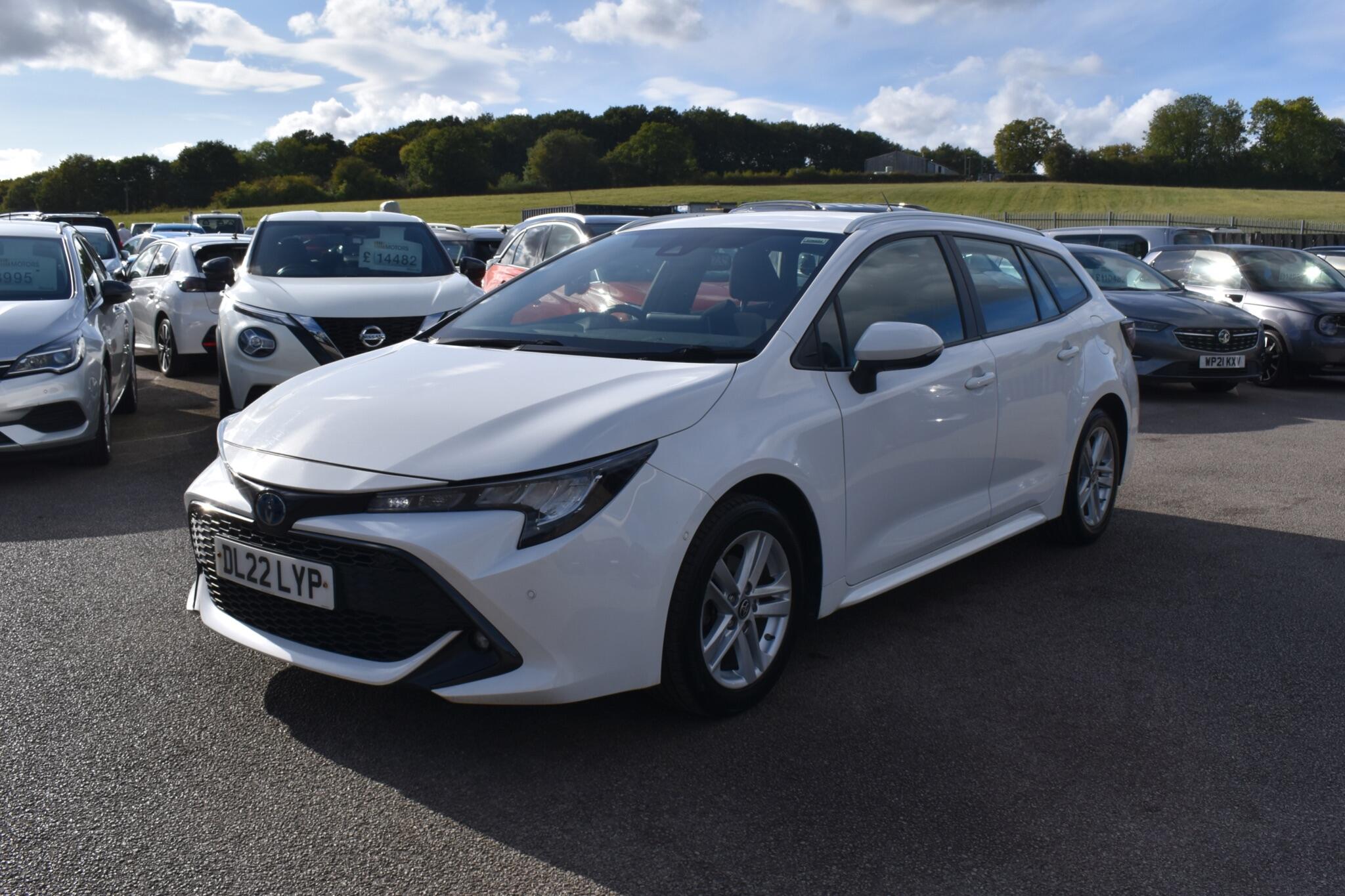 Corolla - 1.8 VVT-h Icon Tech Touring Sports CVT Euro 6 (s/s) 5dr - Image 4