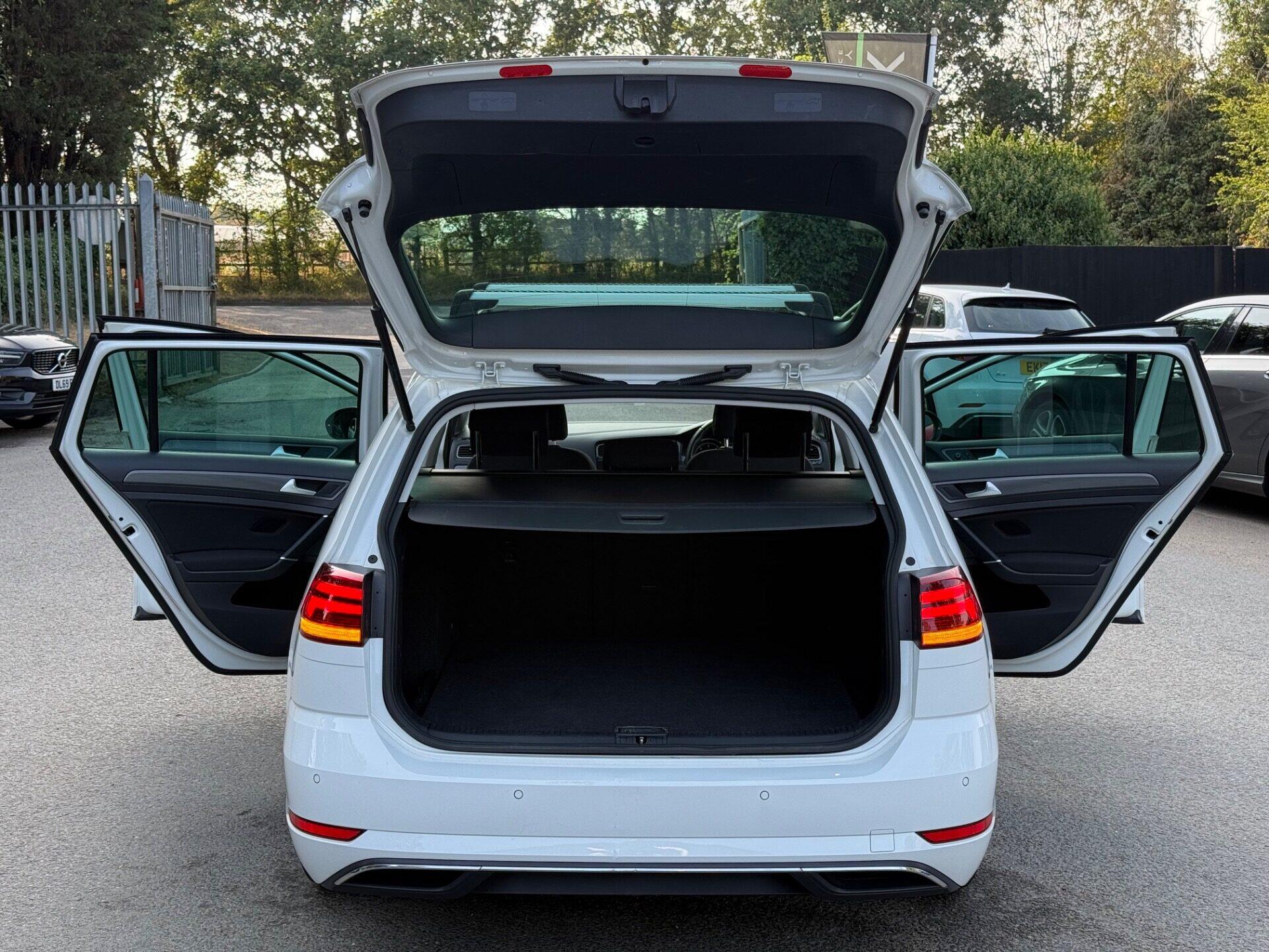 Volkswagen Golf view 23