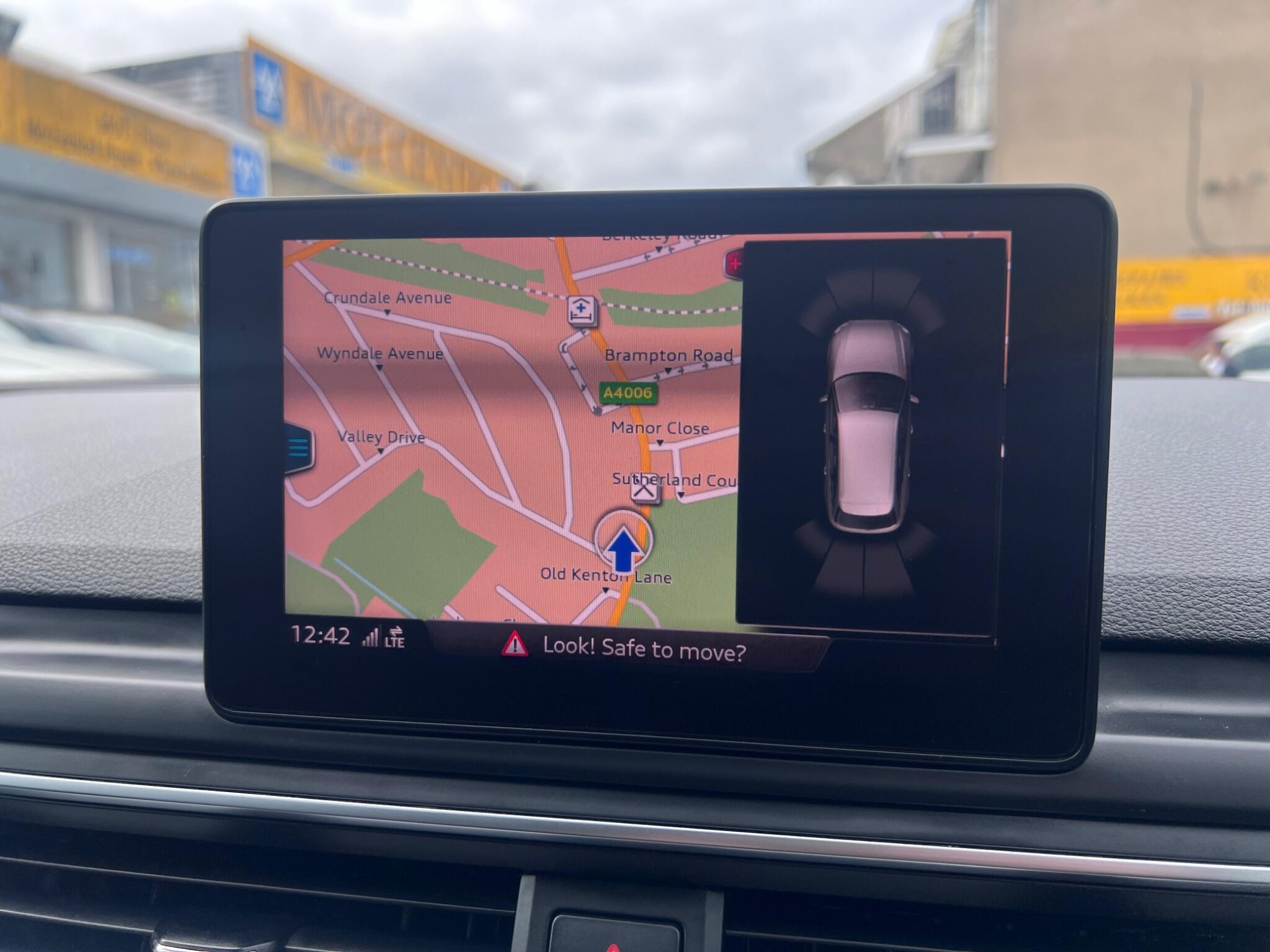 Audi A4 Avant view 24
