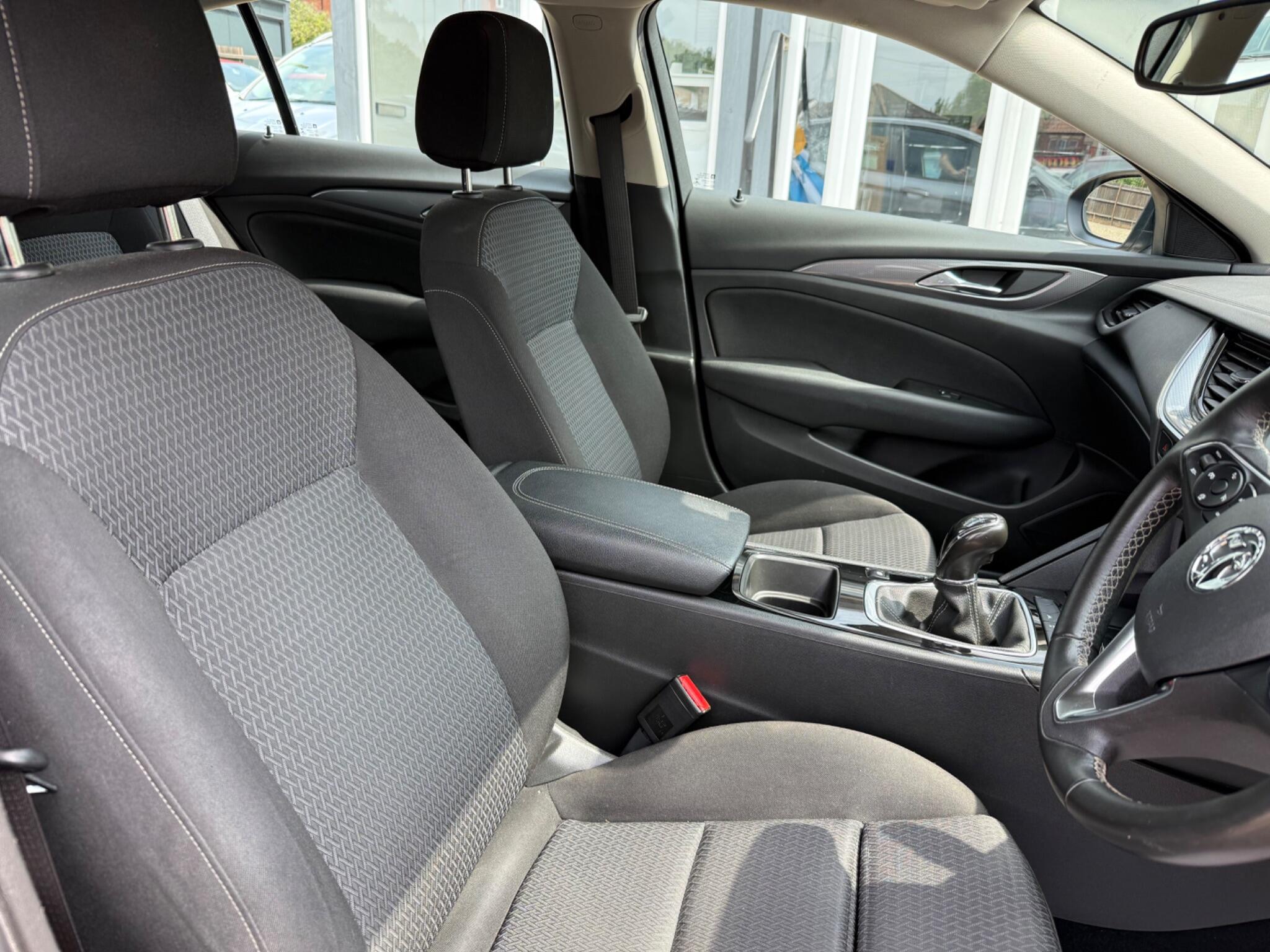 Vauxhall Insignia view 10
