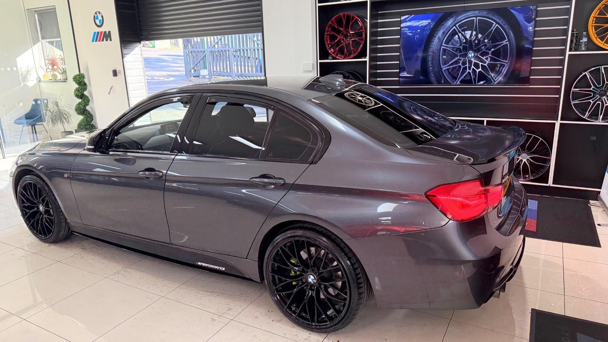 BMW 3 Series view 31
