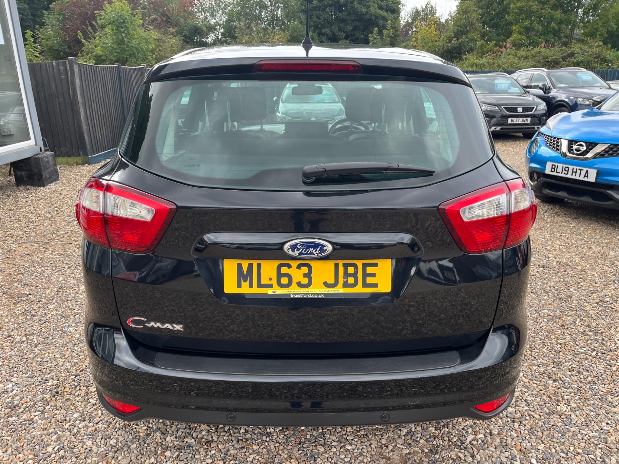 Ford C-Max view 5