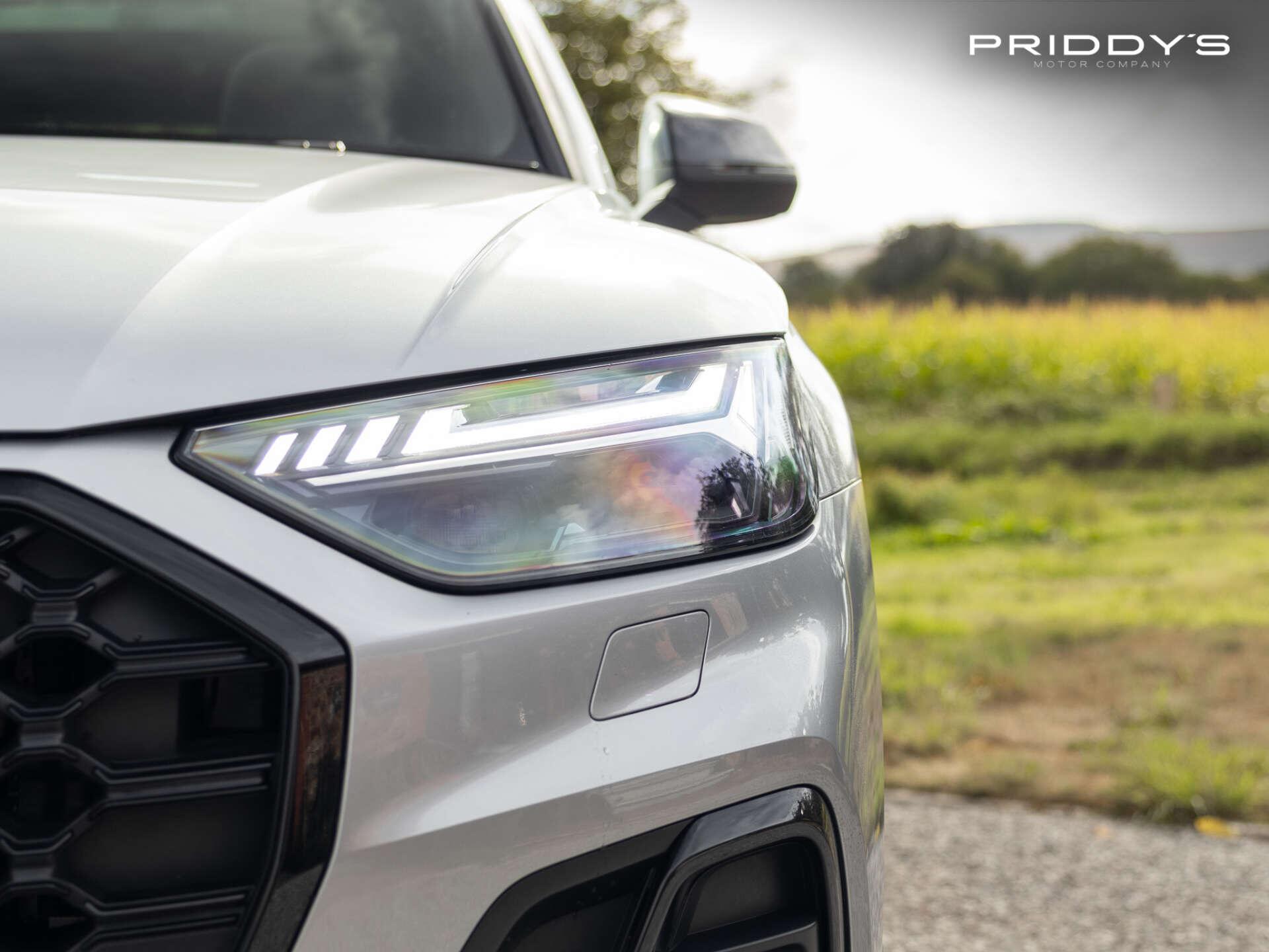 Audi Q5 view 12