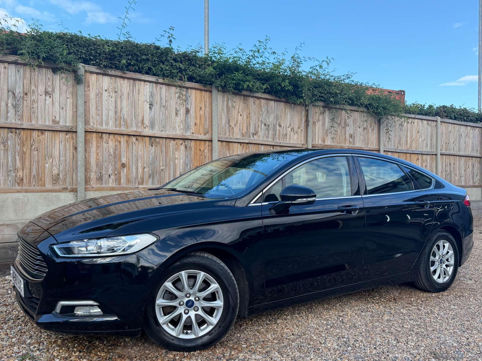 Ford Mondeo view 4