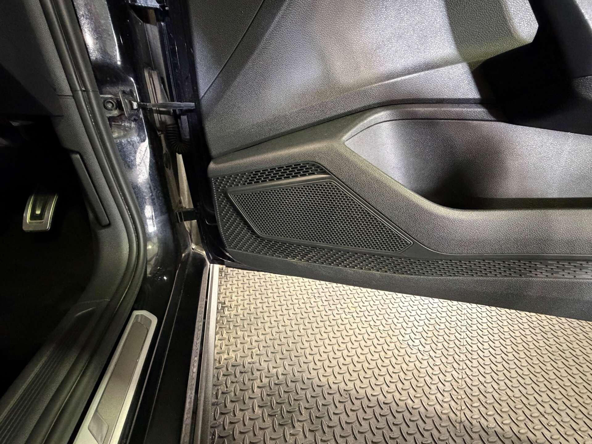 Volkswagen Polo view 19