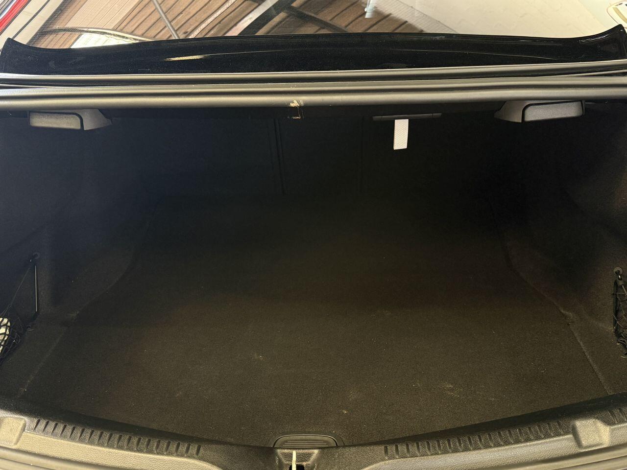 Mercedes-Benz E Class view 15