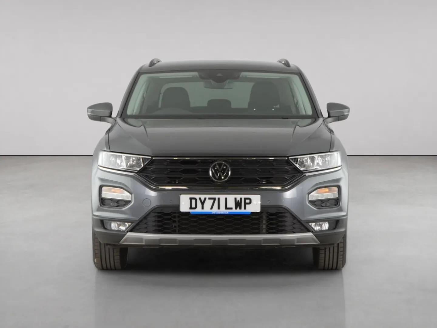 Volkswagen T-Roc view 5