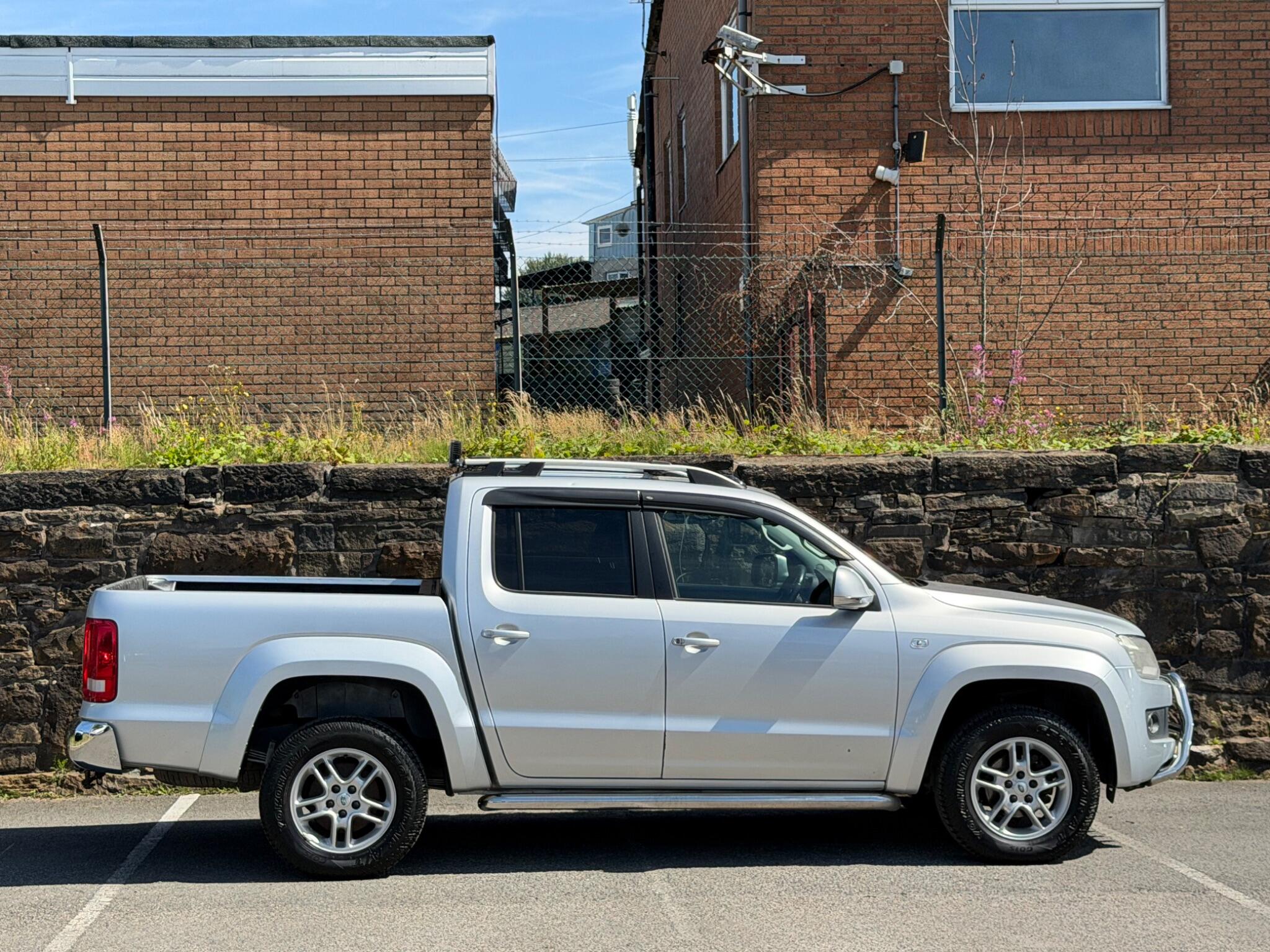Volkswagen Amarok view 8