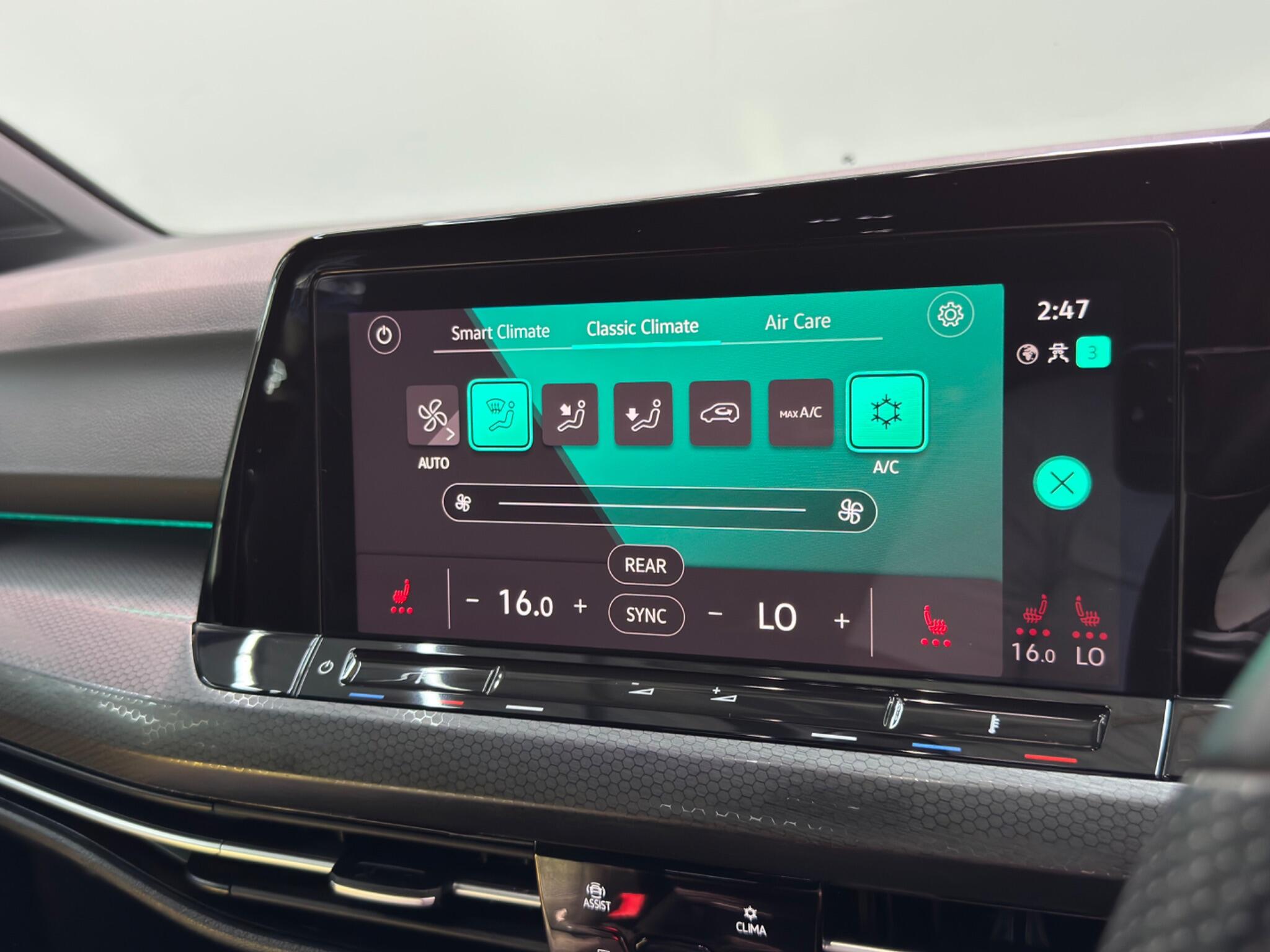 Volkswagen Golf view 14
